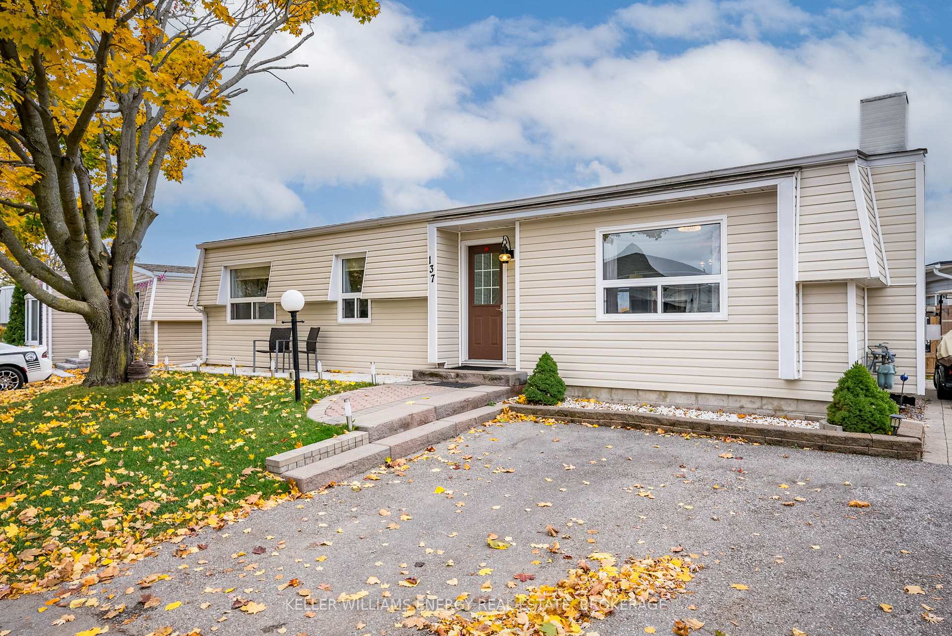 Photo 1 of 137 Wilmot Trail, Clarington, Newcastle — HOMEH