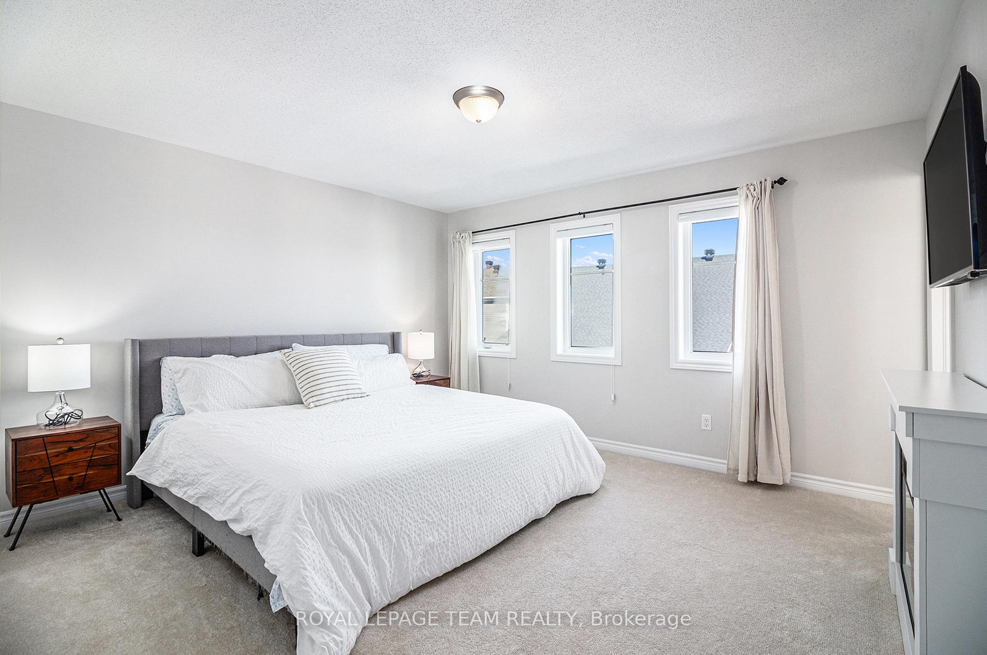Photo 15 of 53 Pelham Crescent, Ottawa, Goulbourn Twp From Franktown Rd/South To Rideau — HOMEH