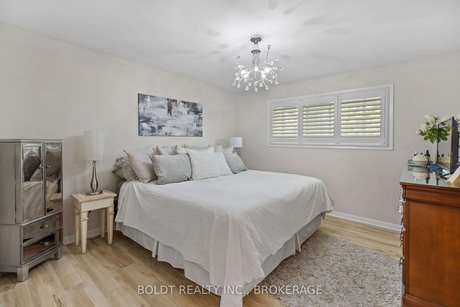 Photo 25 of 53 Regent Drive, St. Catharines, Vine/Linwell — HOMEH