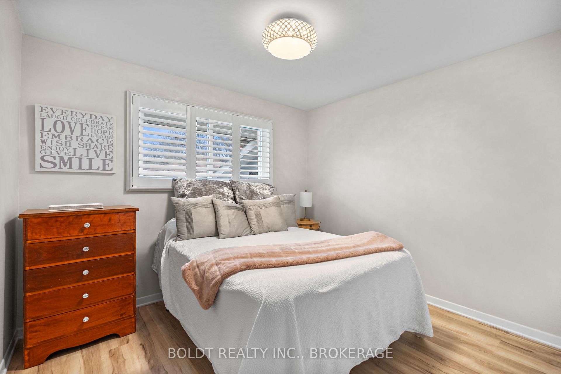 Photo 17 of 53 Regent Drive, St. Catharines, Vine/Linwell — HOMEH