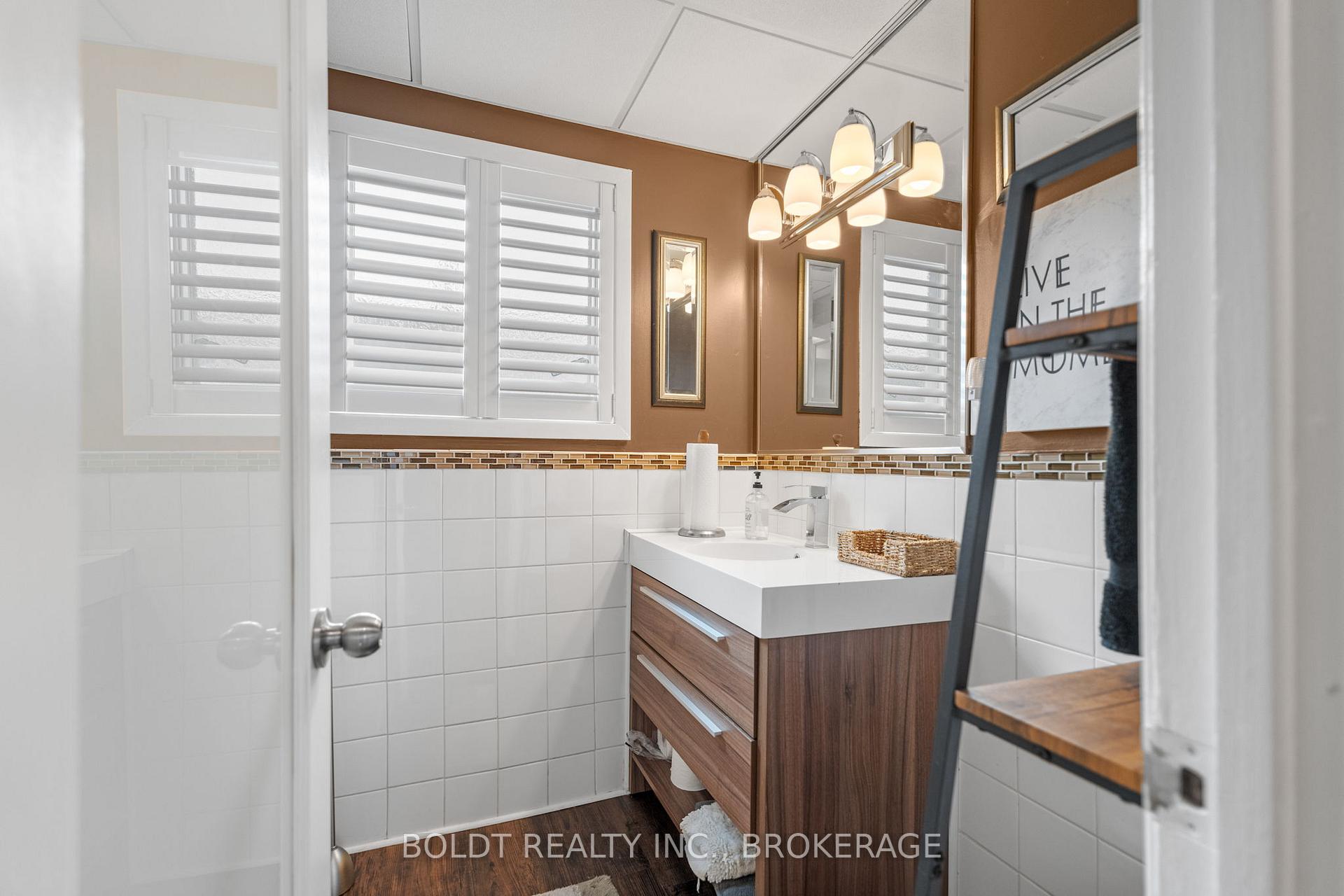 Photo 22 of 53 Regent Drive, St. Catharines, Vine/Linwell — HOMEH