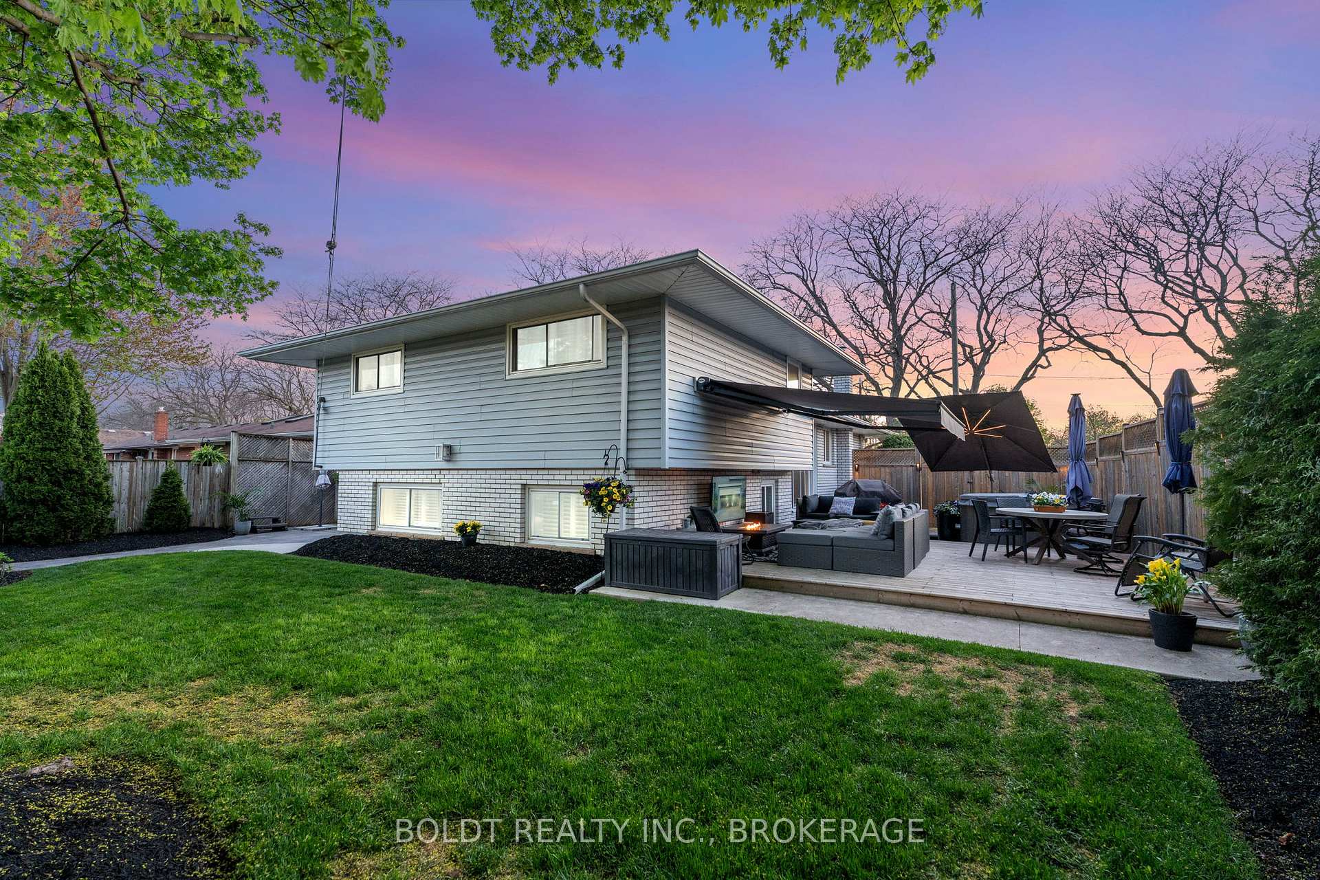 Photo 29 of 53 Regent Drive, St. Catharines, Vine/Linwell — HOMEH