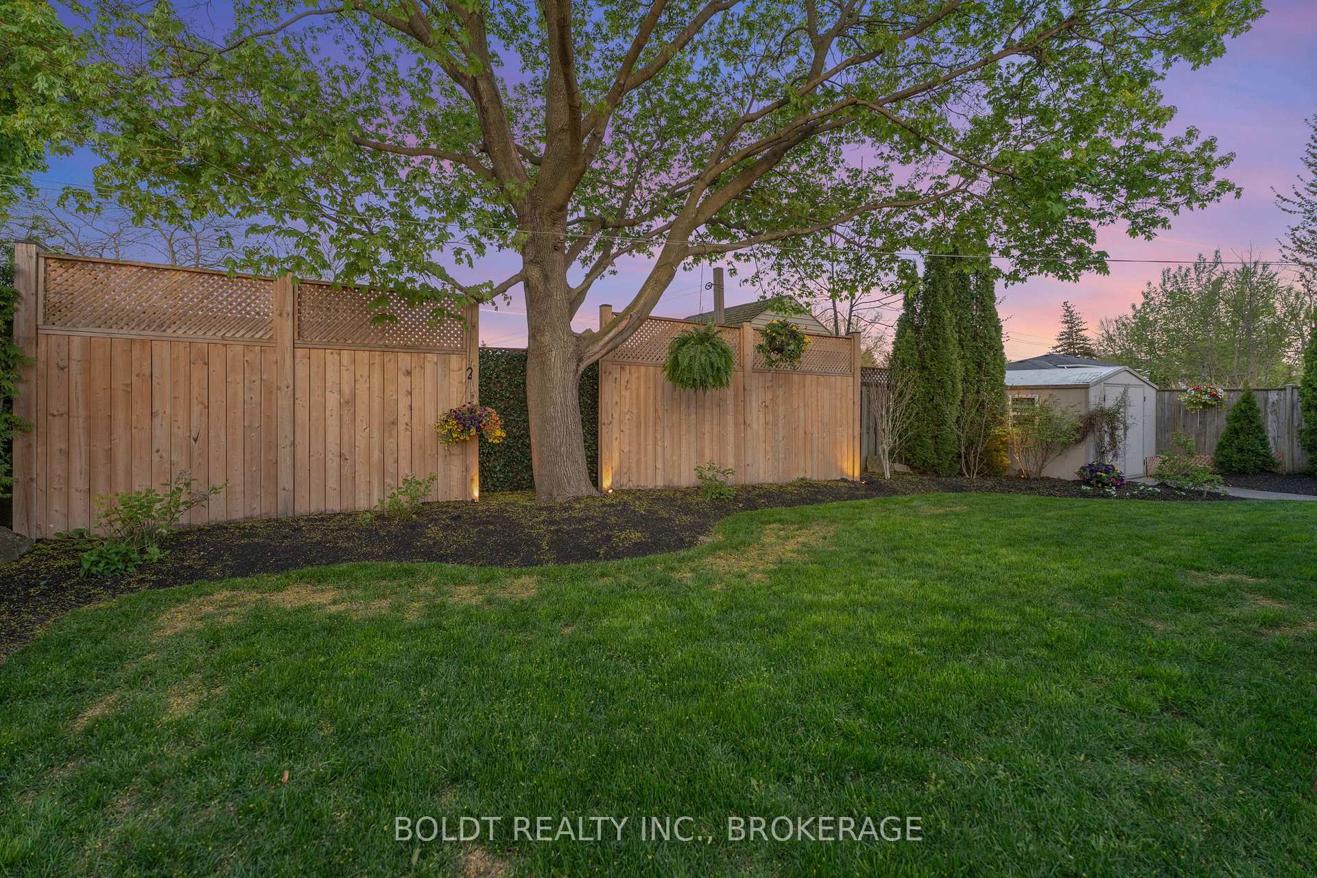 Photo 33 of 53 Regent Drive, St. Catharines, Vine/Linwell — HOMEH