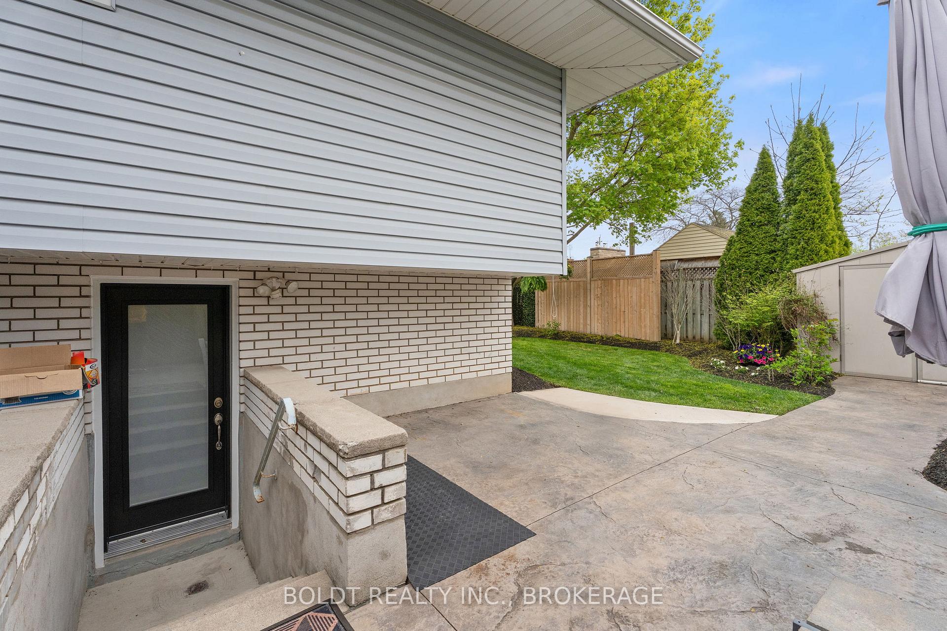 Photo 35 of 53 Regent Drive, St. Catharines, Vine/Linwell — HOMEH