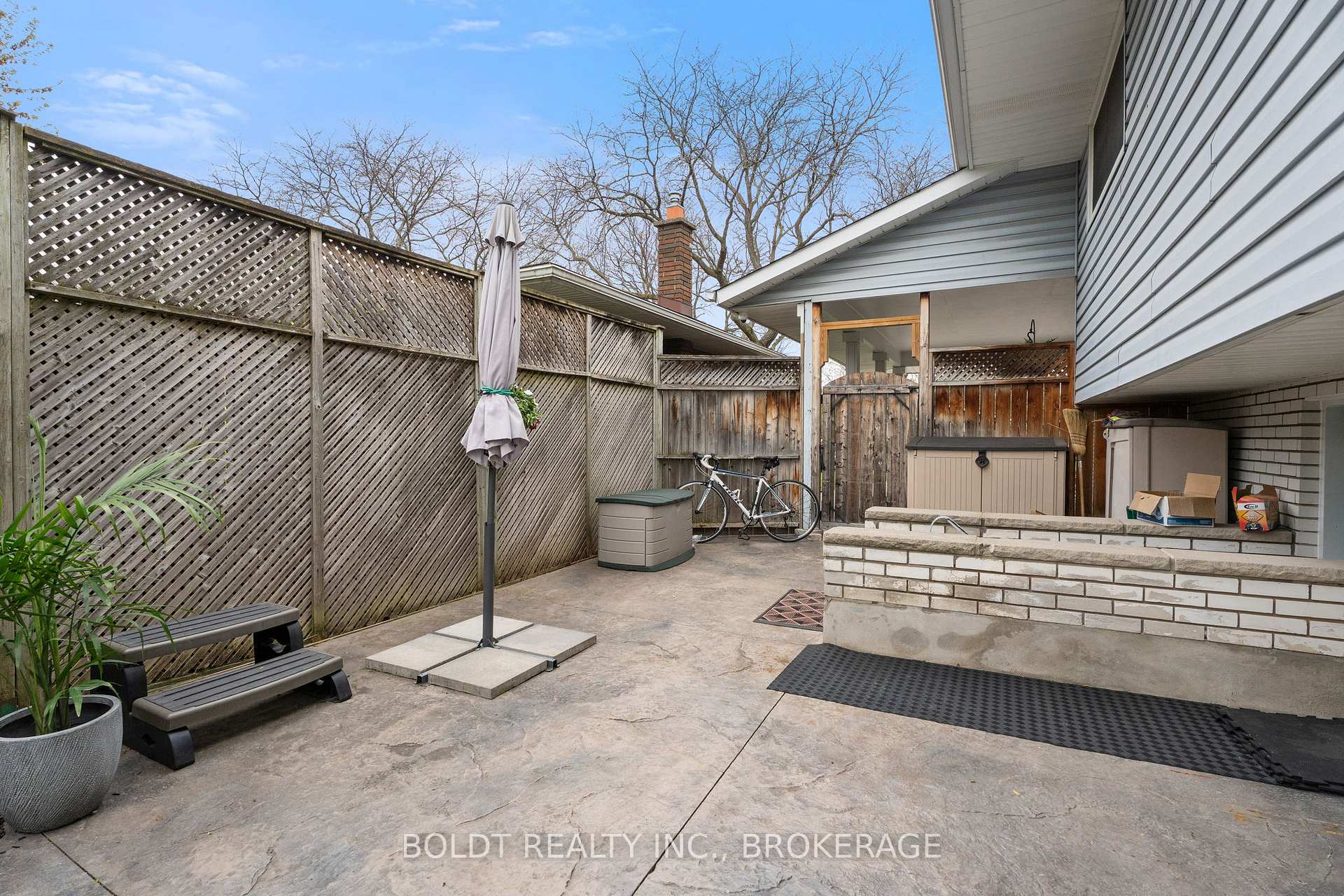 Photo 32 of 53 Regent Drive, St. Catharines, Vine/Linwell — HOMEH