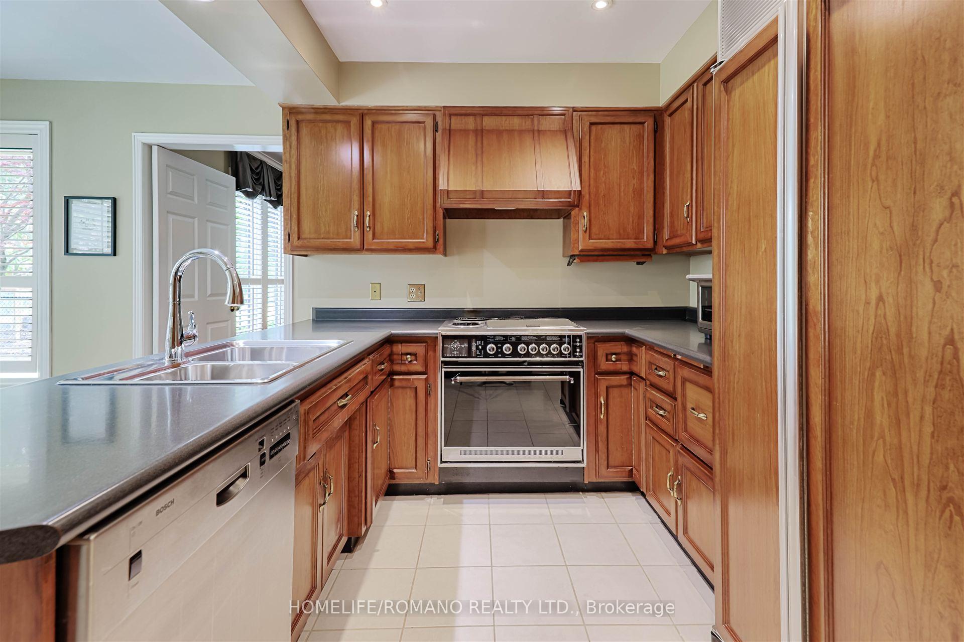 Photo 9 of 109 Sandy Ridge Place, Waterloo — HOMEH
