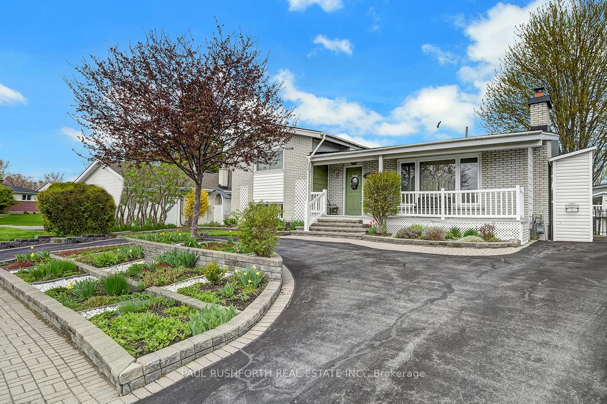 Photo 7 of 1433 Duford Dr, Ottawa, Bilberry Creek/Queenswood Heights — HOMEH