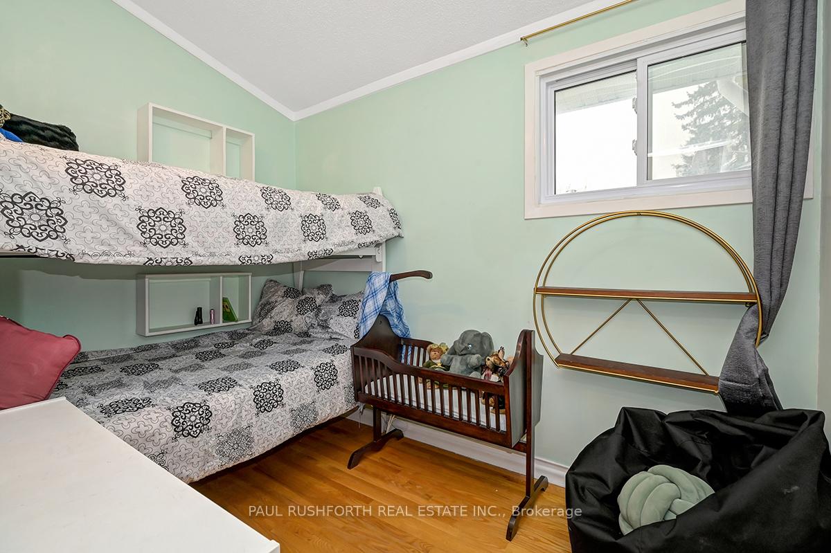Photo 6 of 1433 Duford Dr, Ottawa, Bilberry Creek/Queenswood Heights — HOMEH