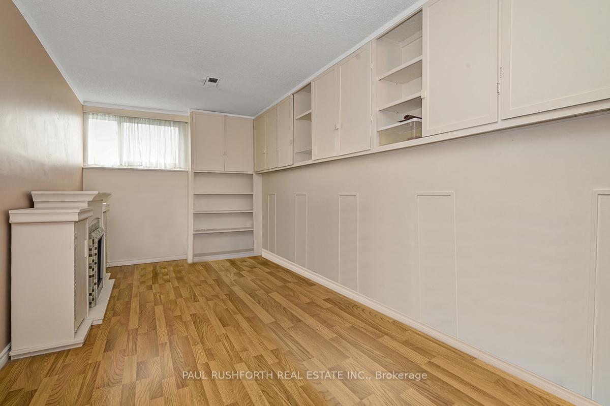Photo 13 of 1433 Duford Dr, Ottawa, Bilberry Creek/Queenswood Heights — HOMEH