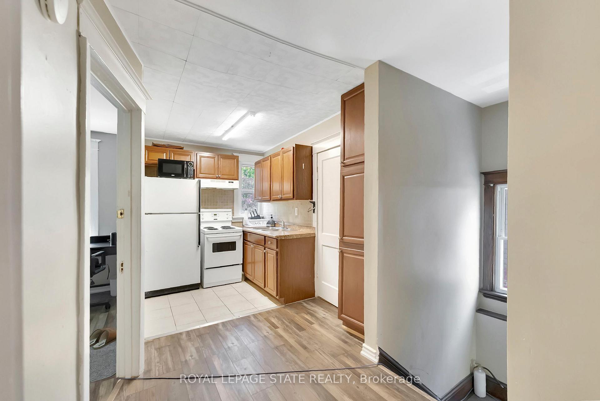 Photo 22 of 1121 King Street W, Hamilton, Westdale — HOMEH