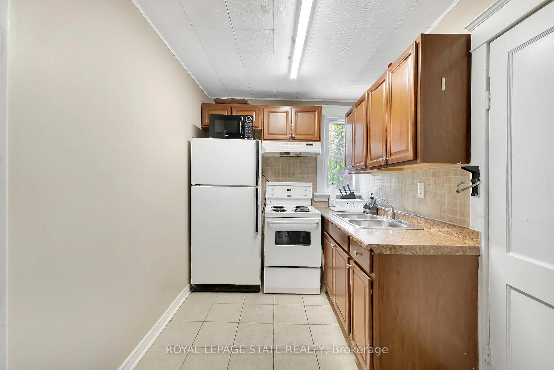 Photo 12 of 1121 King Street W, Hamilton, Westdale — HOMEH
