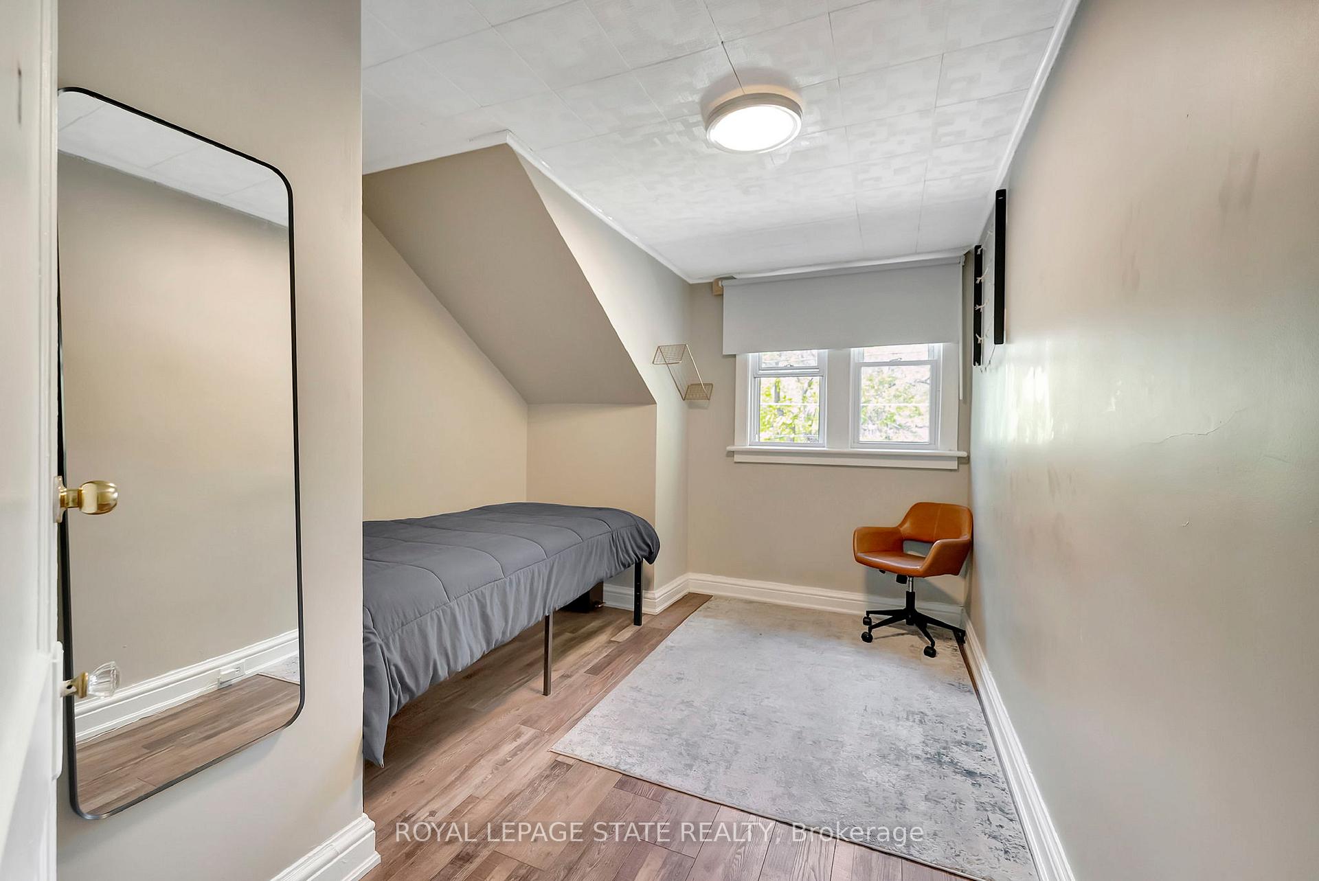 Photo 23 of 1121 King Street W, Hamilton, Westdale — HOMEH