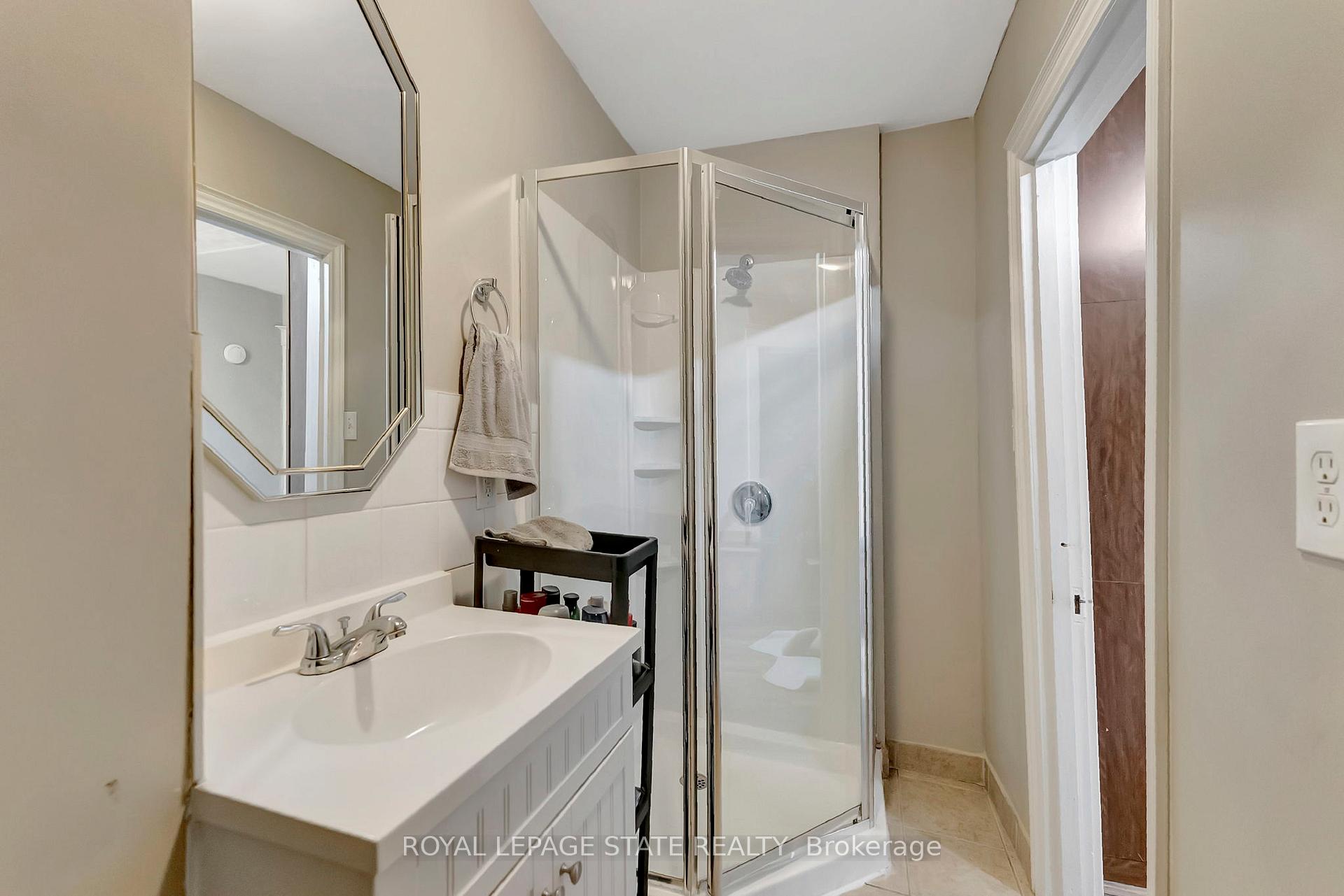 Photo 19 of 1121 King Street W, Hamilton, Westdale — HOMEH