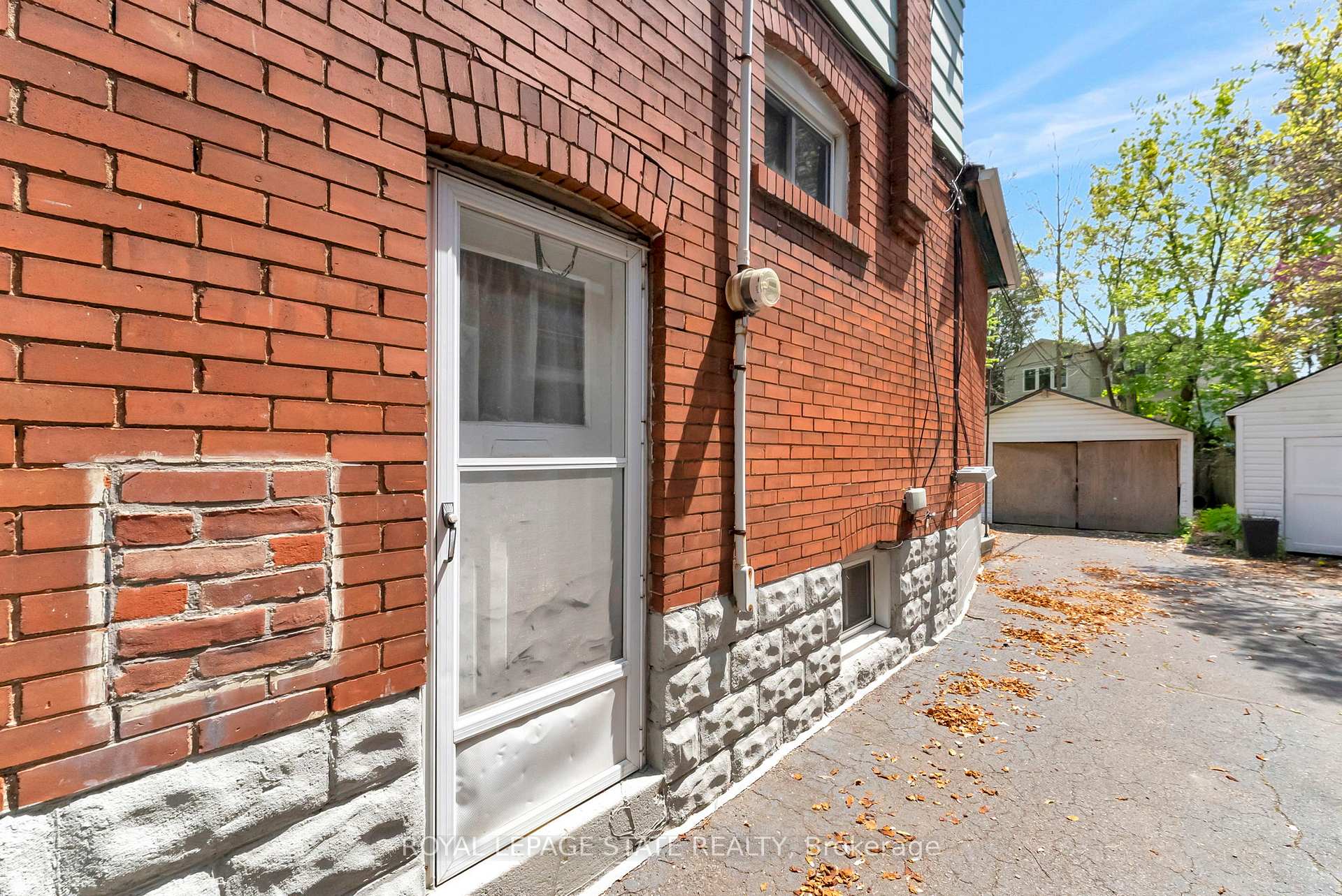 Photo 20 of 1121 King Street W, Hamilton, Westdale — HOMEH