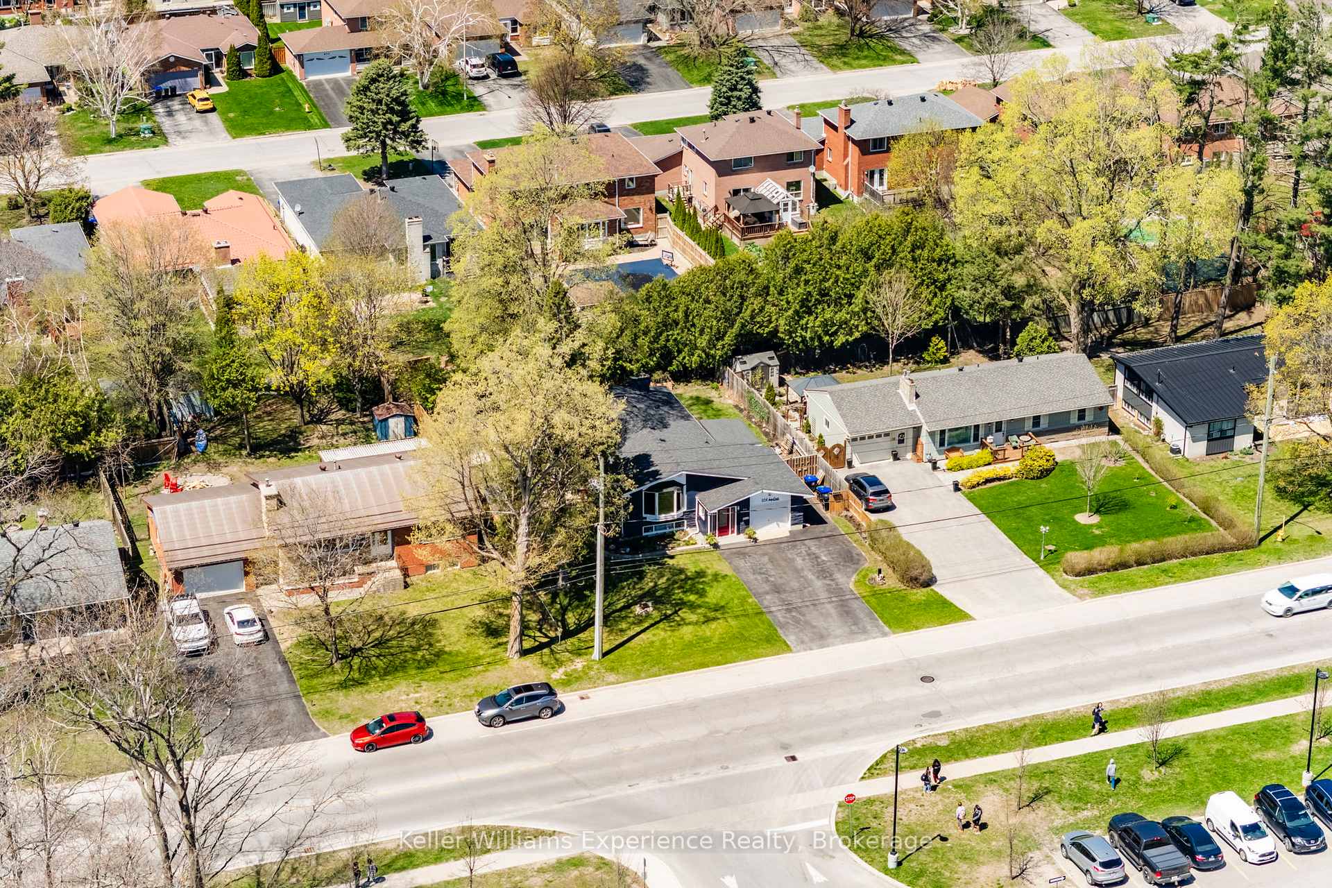 Photo 3 of 954 Hugel Avenue, Midland — HOMEH