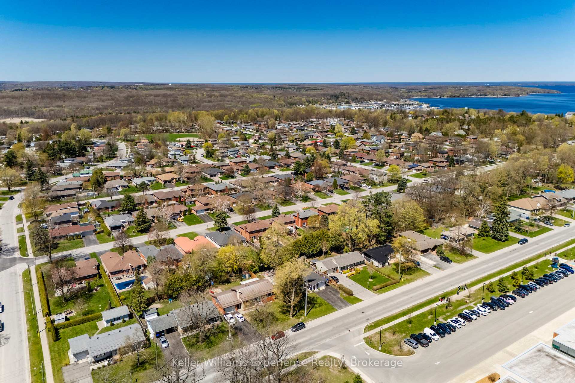Photo 10 of 954 Hugel Avenue, Midland — HOMEH