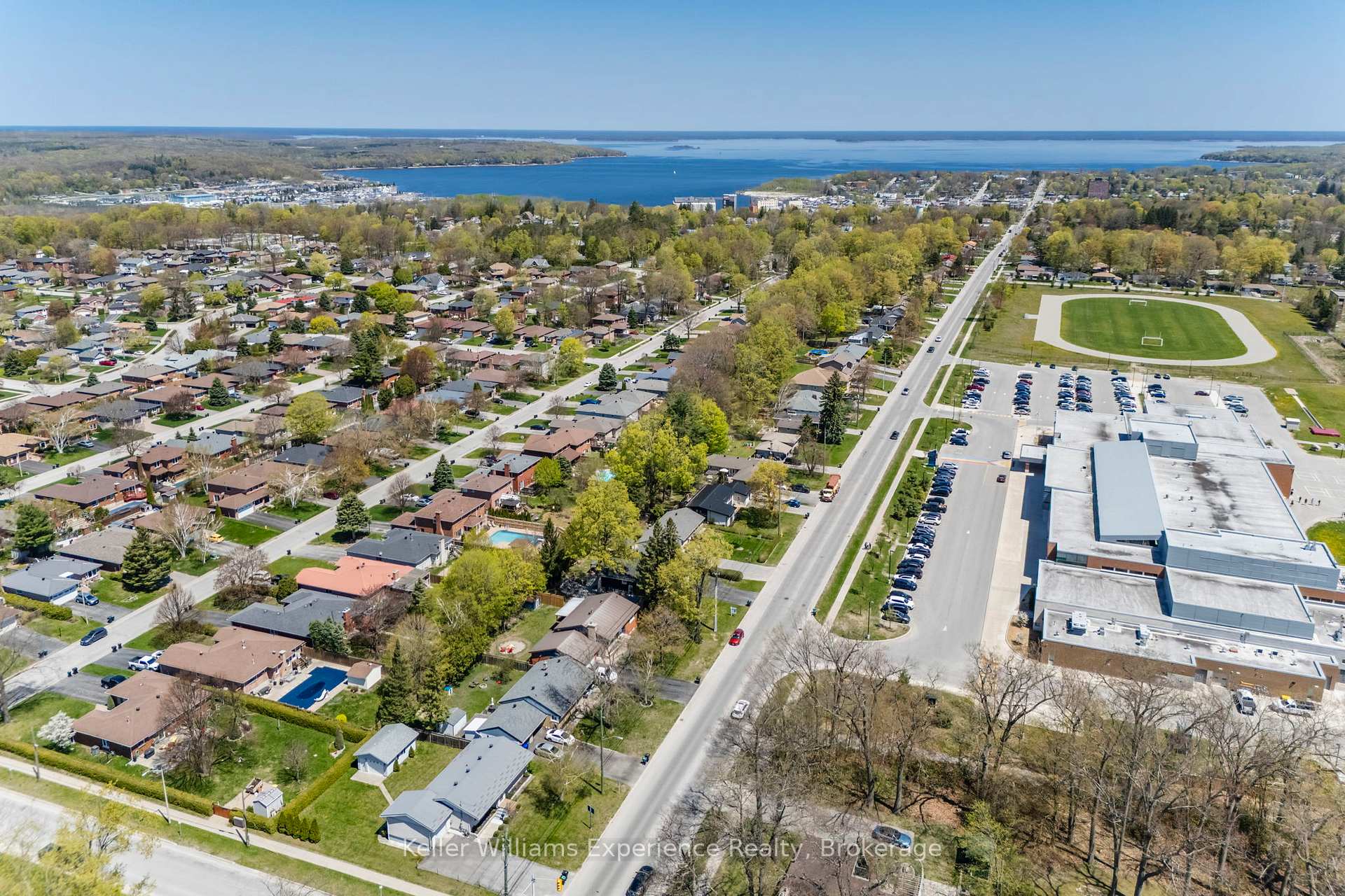 Photo 23 of 954 Hugel Avenue, Midland — HOMEH