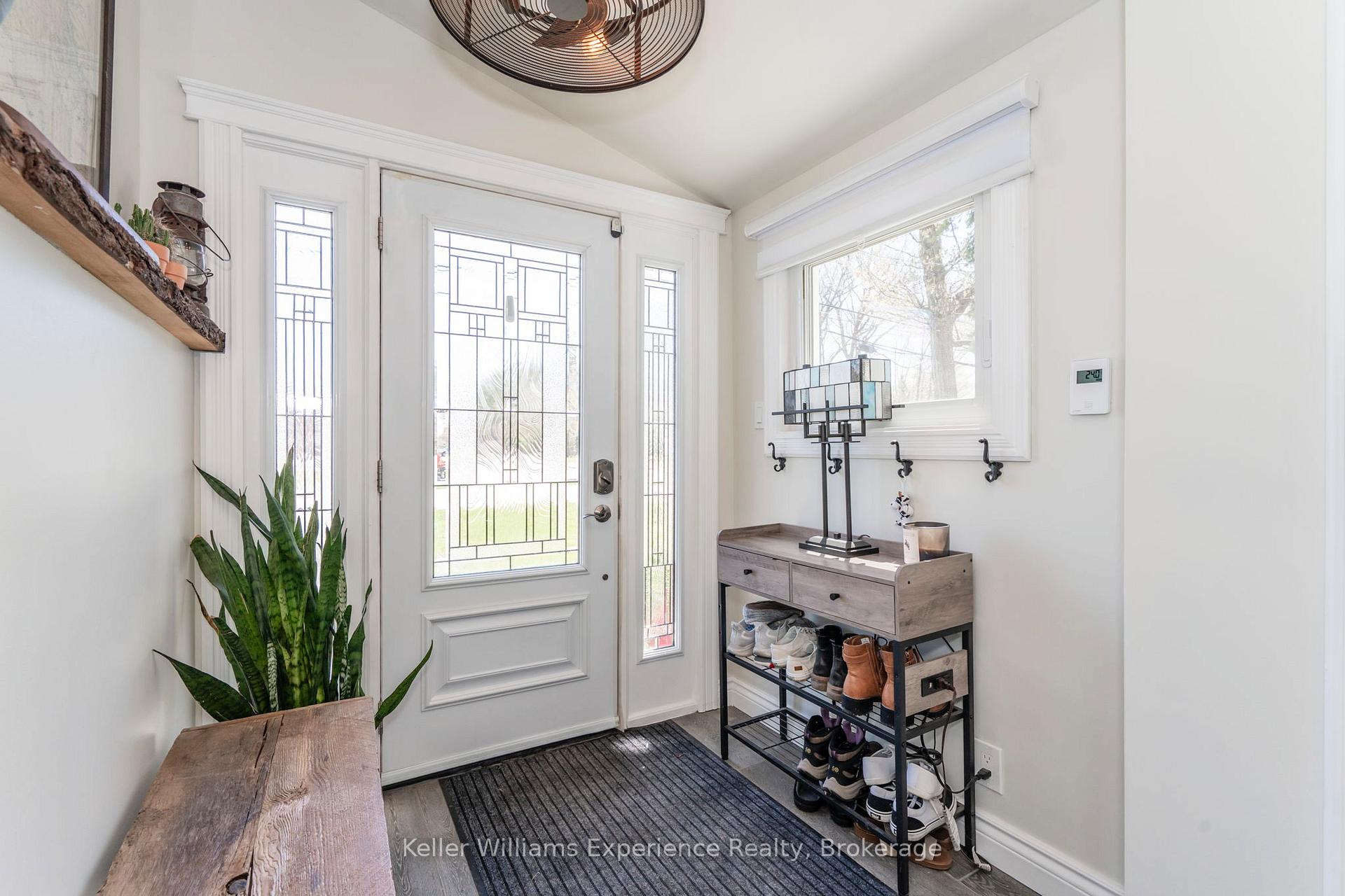 Photo 4 of 954 Hugel Avenue, Midland — HOMEH