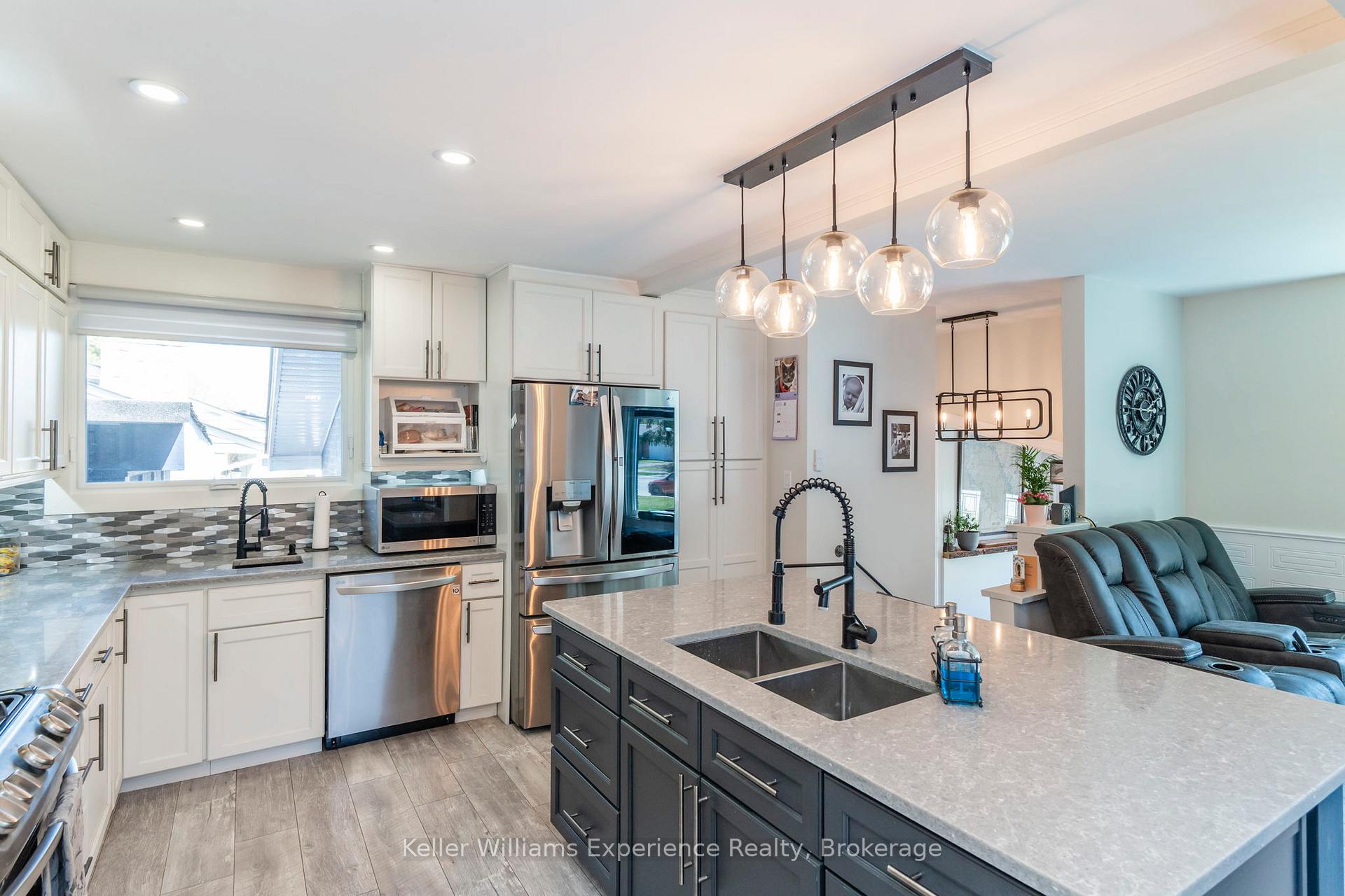 Photo 6 of 954 Hugel Avenue, Midland — HOMEH