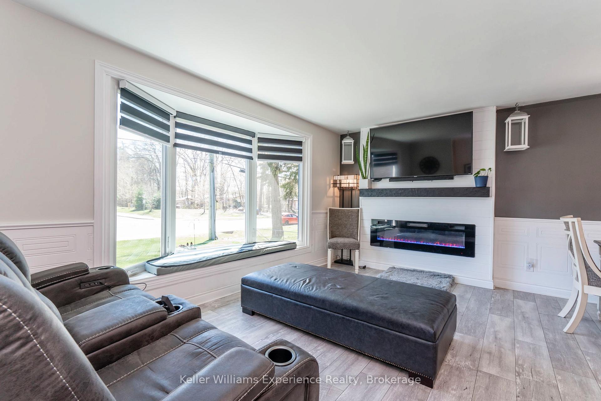 Photo 19 of 954 Hugel Avenue, Midland — HOMEH