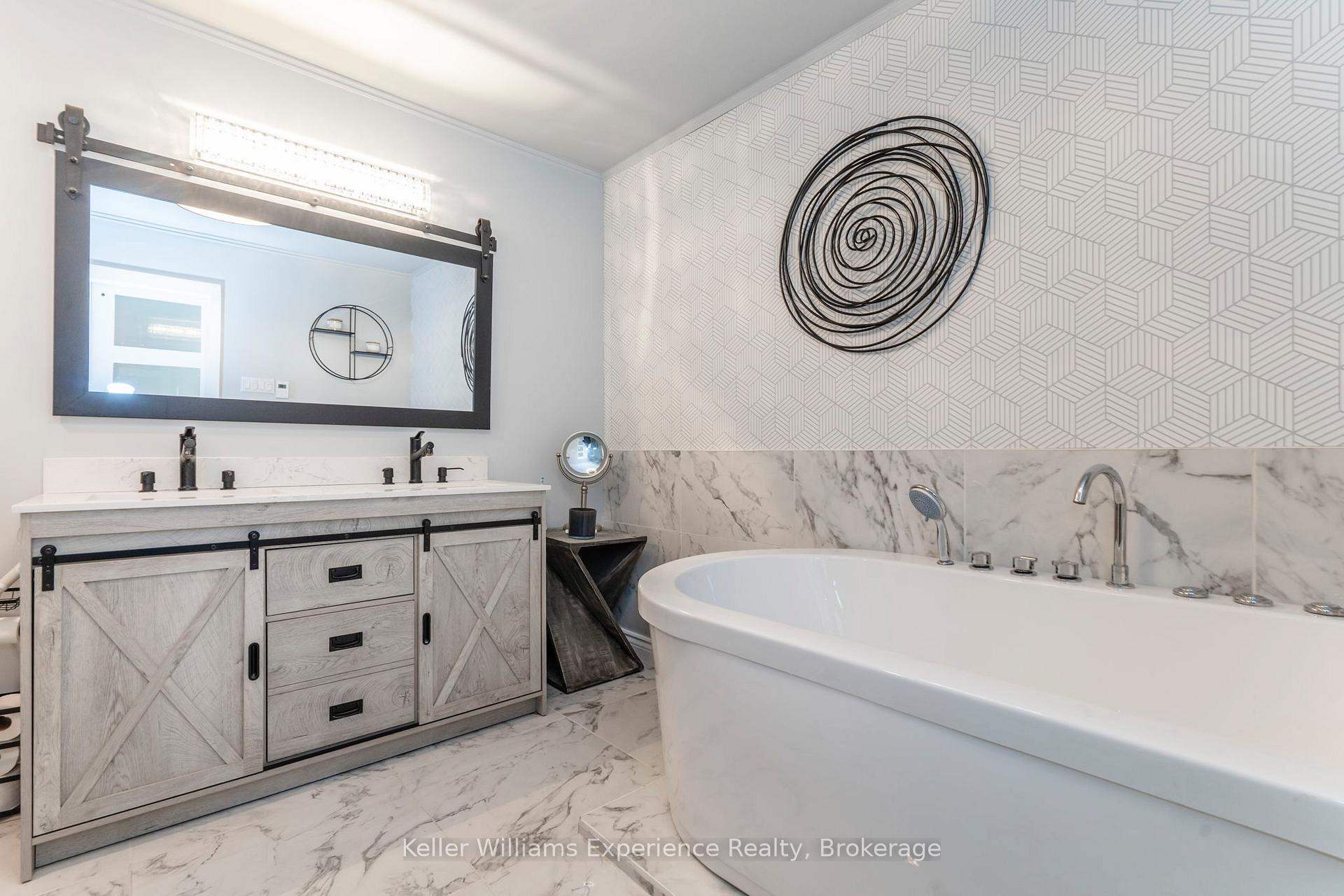 Photo 13 of 954 Hugel Avenue, Midland — HOMEH