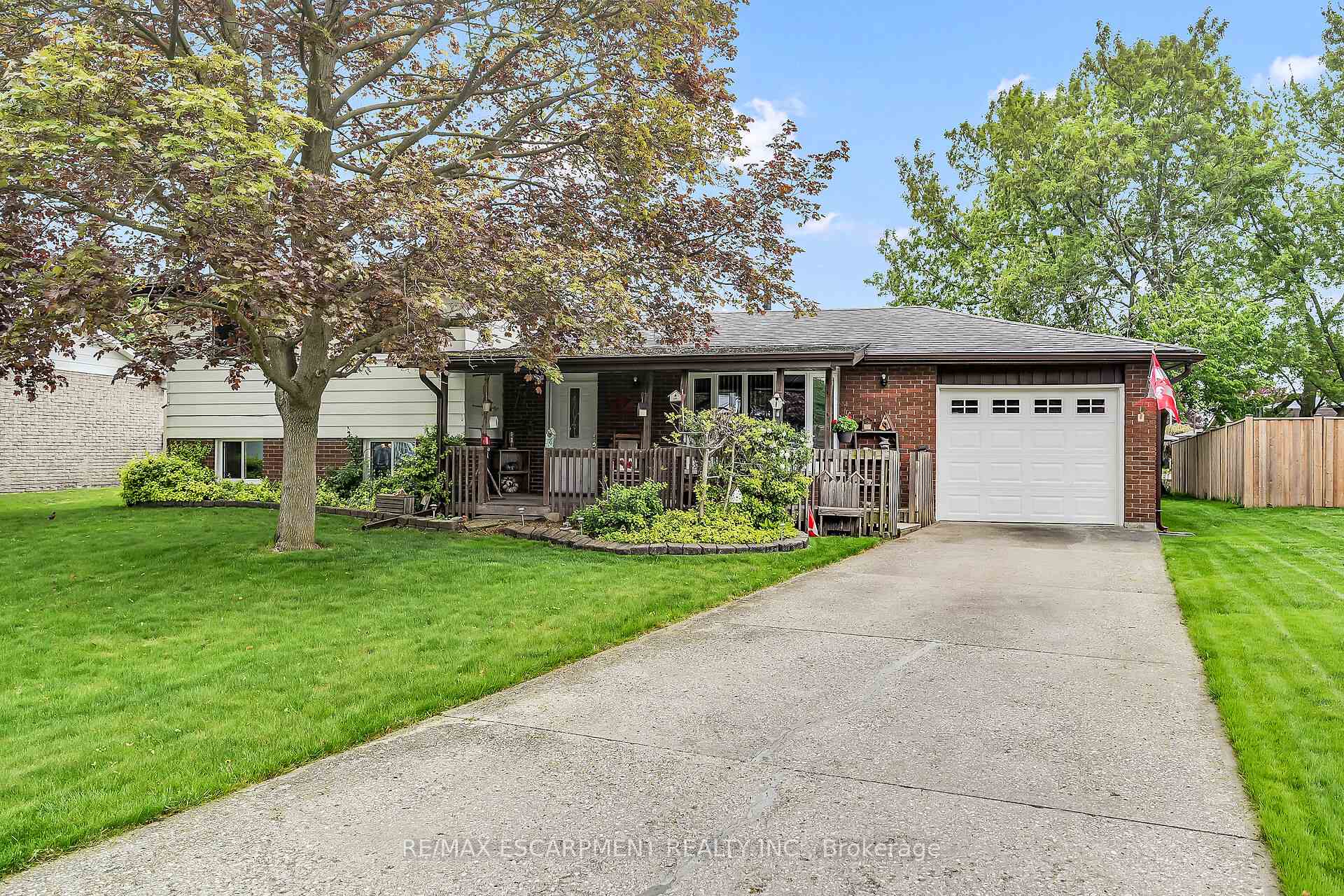 Photo 23 of 16 Hewitt Drive, Haldimand — HOMEH