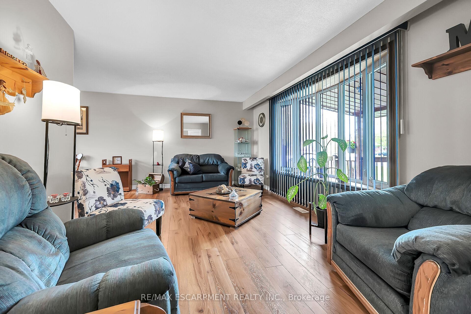 Photo 14 of 16 Hewitt Drive, Haldimand — HOMEH