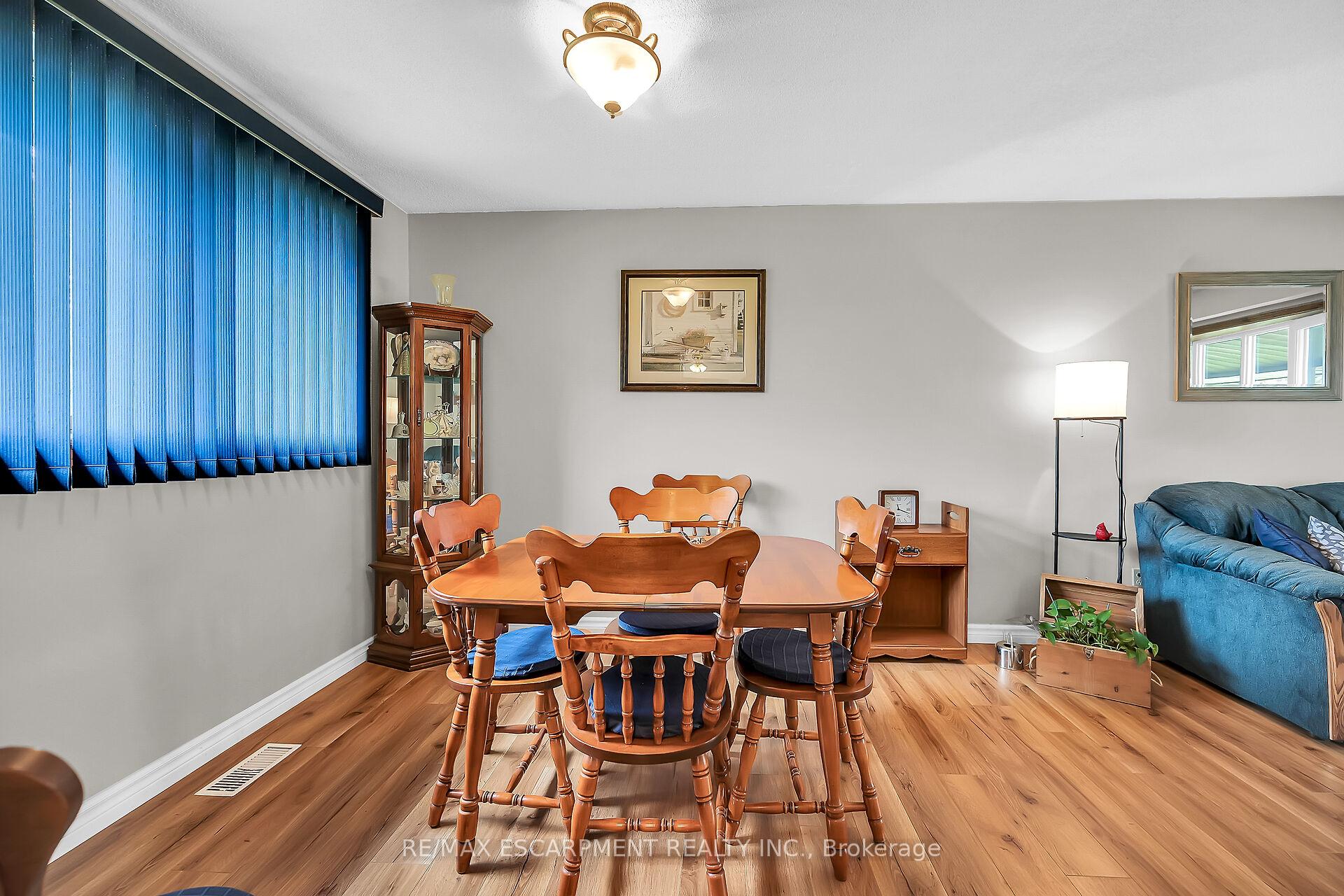 Photo 5 of 16 Hewitt Drive, Haldimand — HOMEH