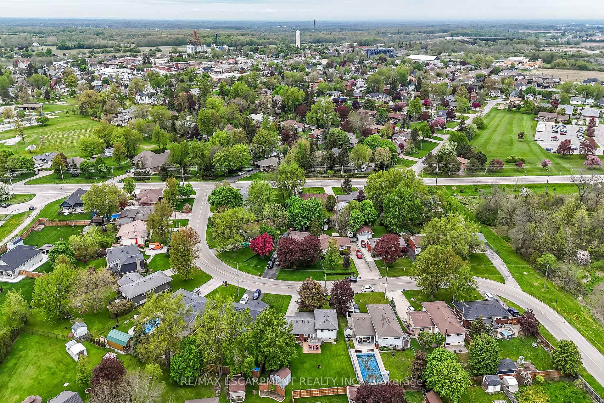 Photo 38 of 16 Hewitt Drive, Haldimand — HOMEH