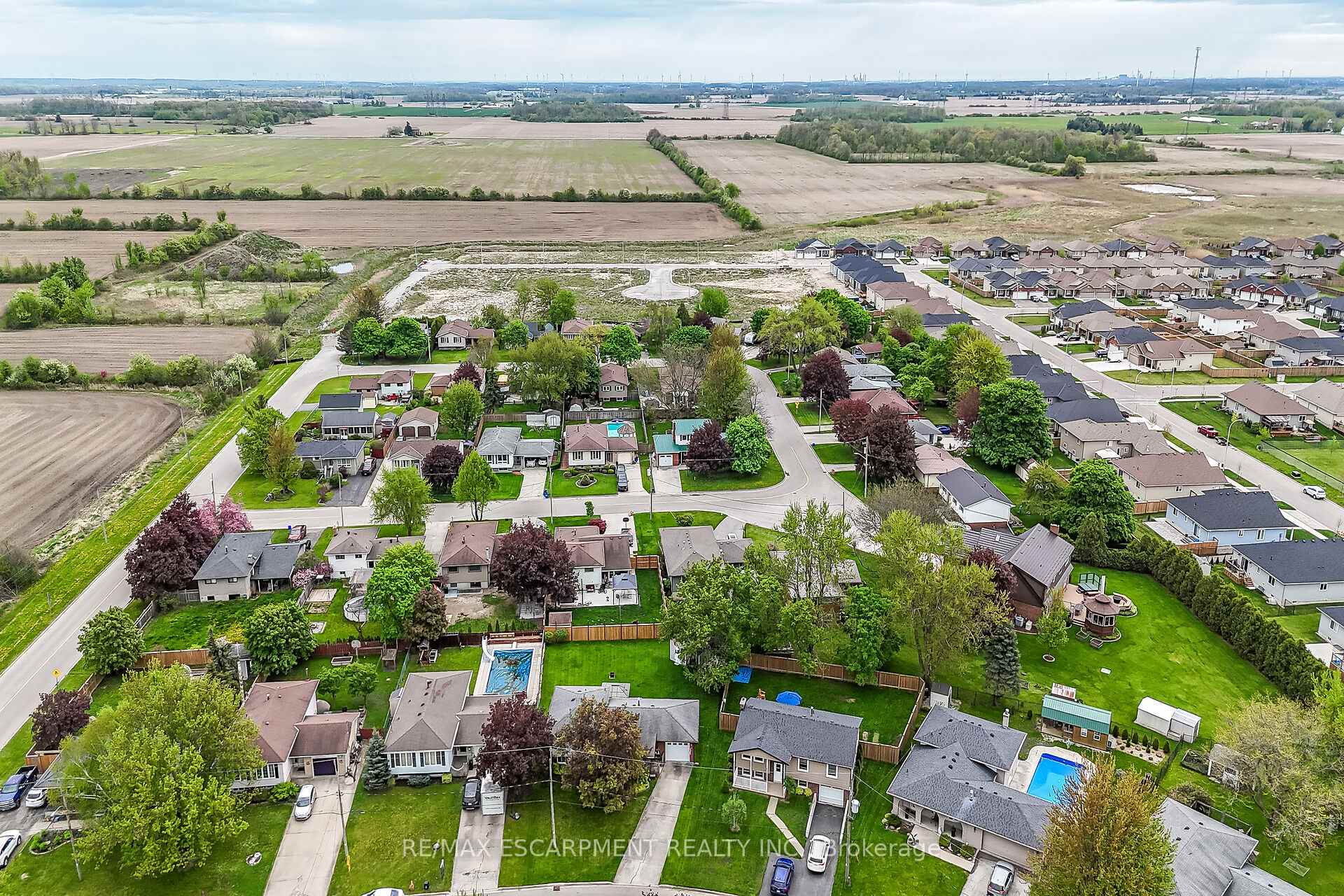 Photo 46 of 16 Hewitt Drive, Haldimand — HOMEH