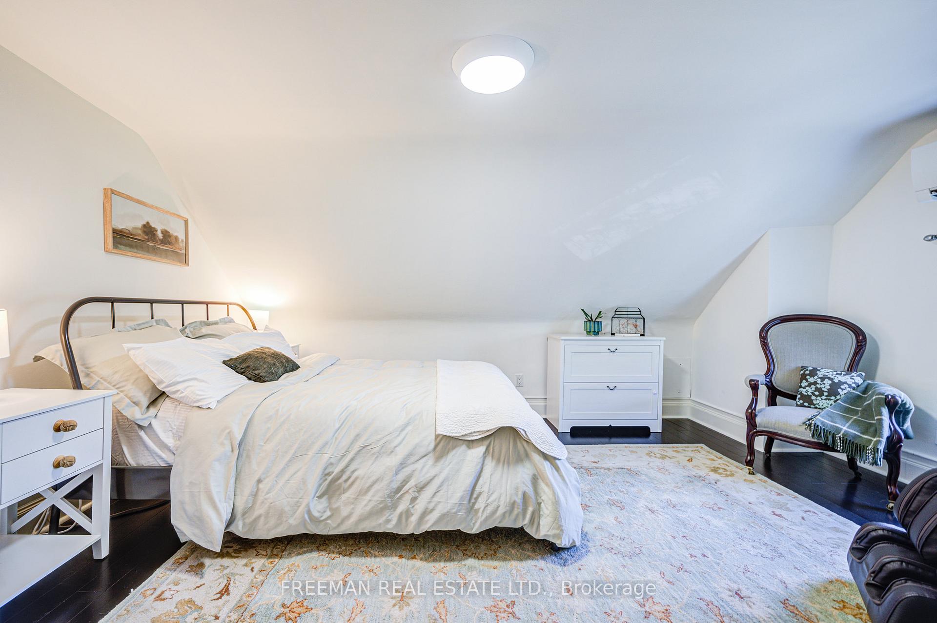 Photo 12 of 1 Andrews Avenue, Toronto, Trinity-Bellwoods — HOMEH