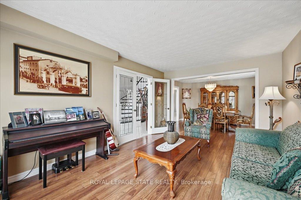 Photo 4 of 3 Knights Court, Hamilton, Lisgar — HOMEH