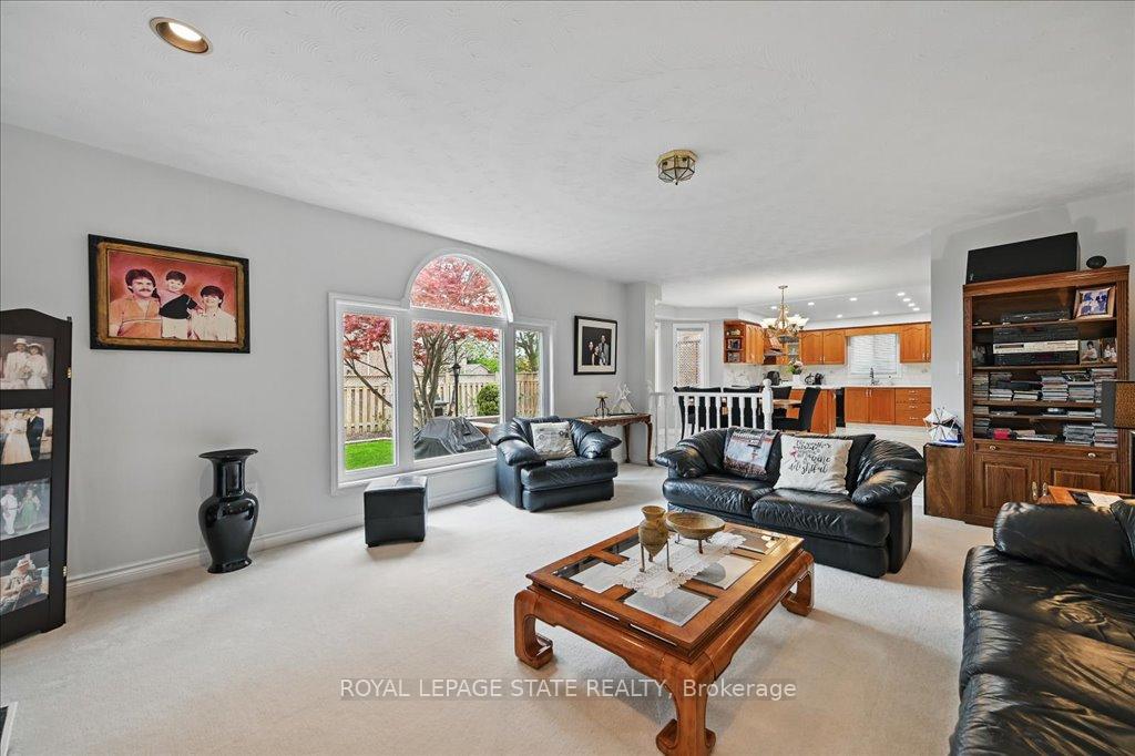 Photo 11 of 3 Knights Court, Hamilton, Lisgar — HOMEH