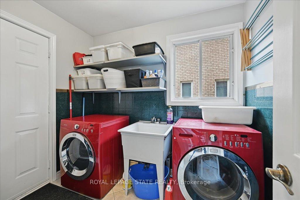 Photo 24 of 3 Knights Court, Hamilton, Lisgar — HOMEH