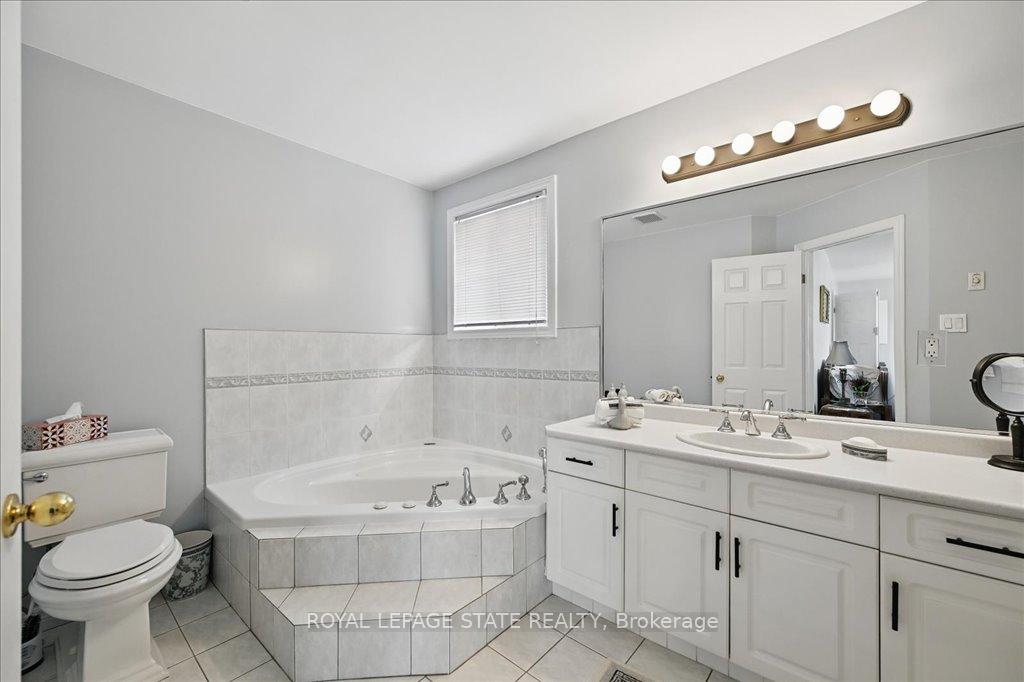 Photo 18 of 3 Knights Court, Hamilton, Lisgar — HOMEH