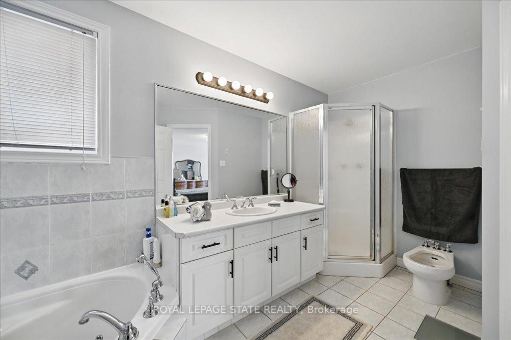 Photo 23 of 3 Knights Court, Hamilton, Lisgar — HOMEH