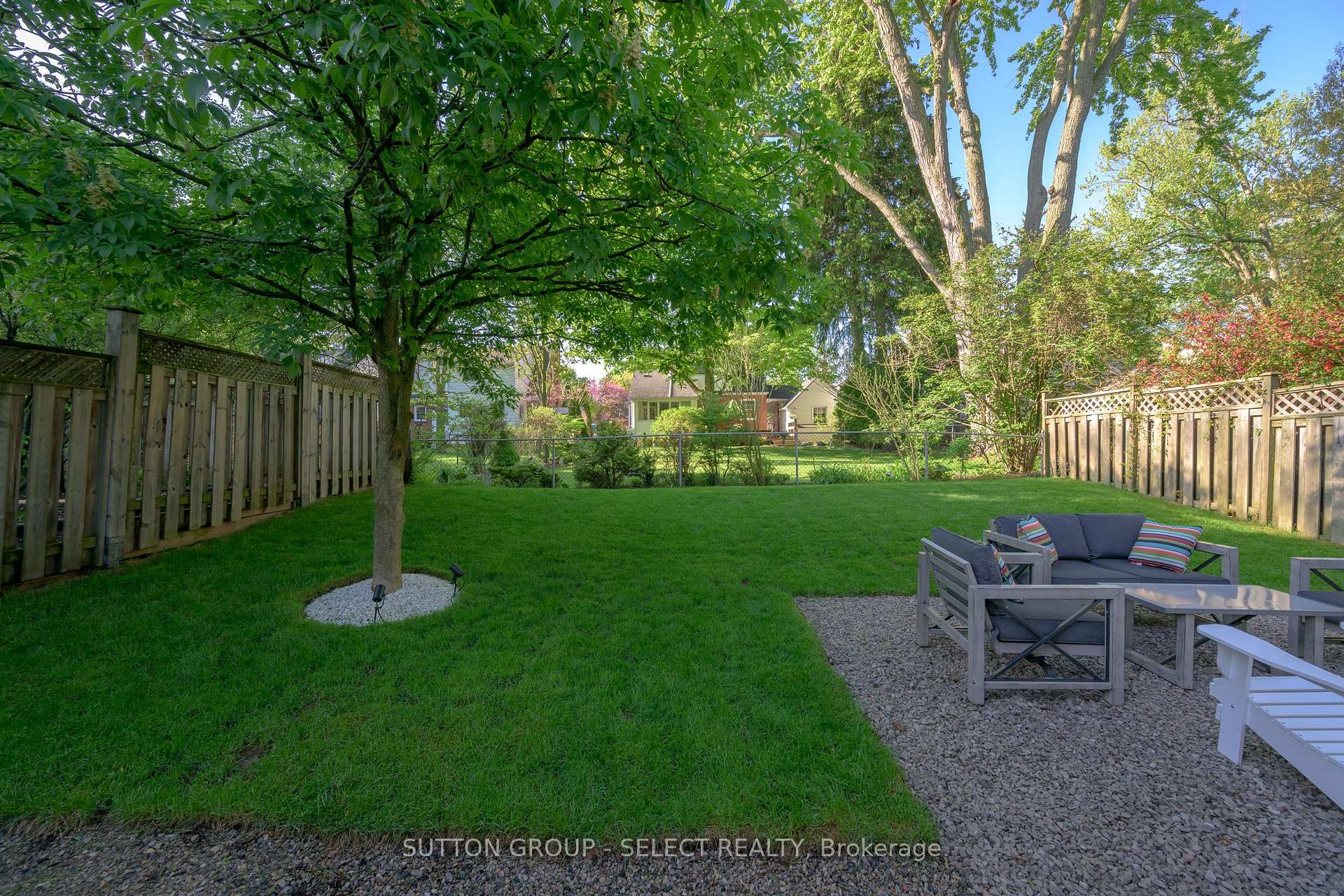 Photo 17 of 165 Devonshire Avenue, London, South G — HOMEH