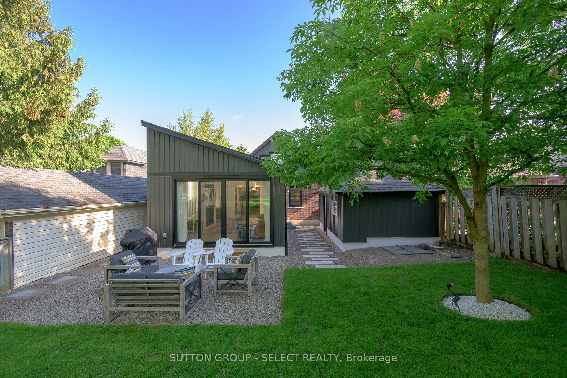 Photo 12 of 165 Devonshire Avenue, London, South G — HOMEH