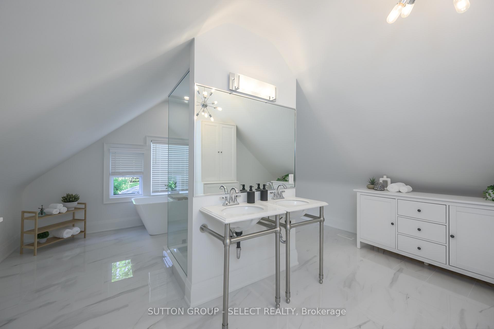 Photo 36 of 165 Devonshire Avenue, London, South G — HOMEH