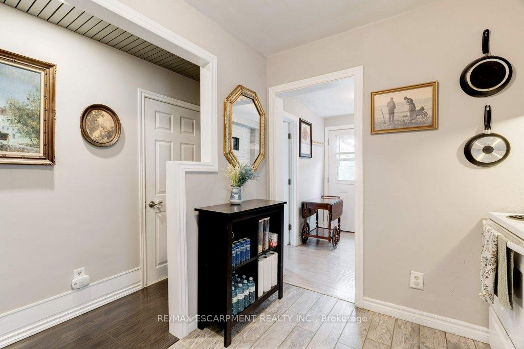 Photo 8 of 89 Albany Avenue, Hamilton, Homeside — HOMEH