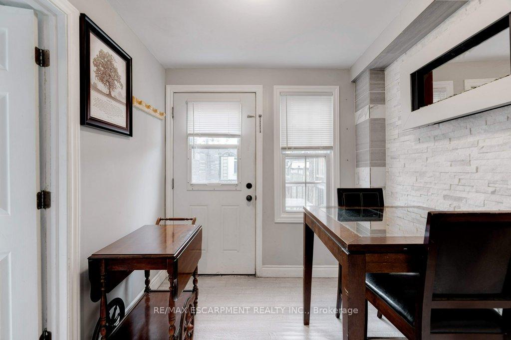 Photo 15 of 89 Albany Avenue, Hamilton, Homeside — HOMEH
