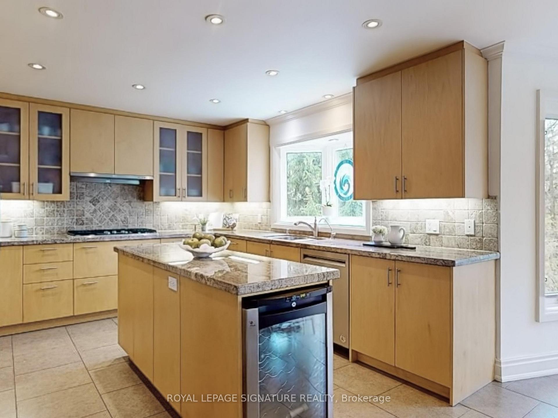 Photo 6 of 18 Prince Edward Boulevard, Markham, Thornlea — HOMEH