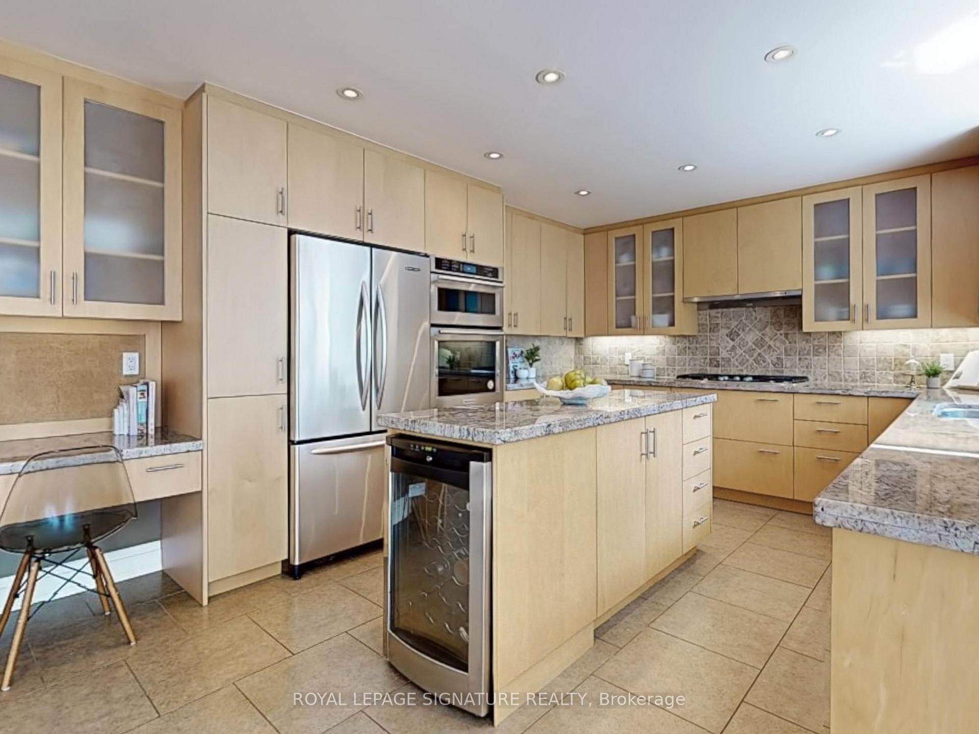 Photo 3 of 18 Prince Edward Boulevard, Markham, Thornlea — HOMEH