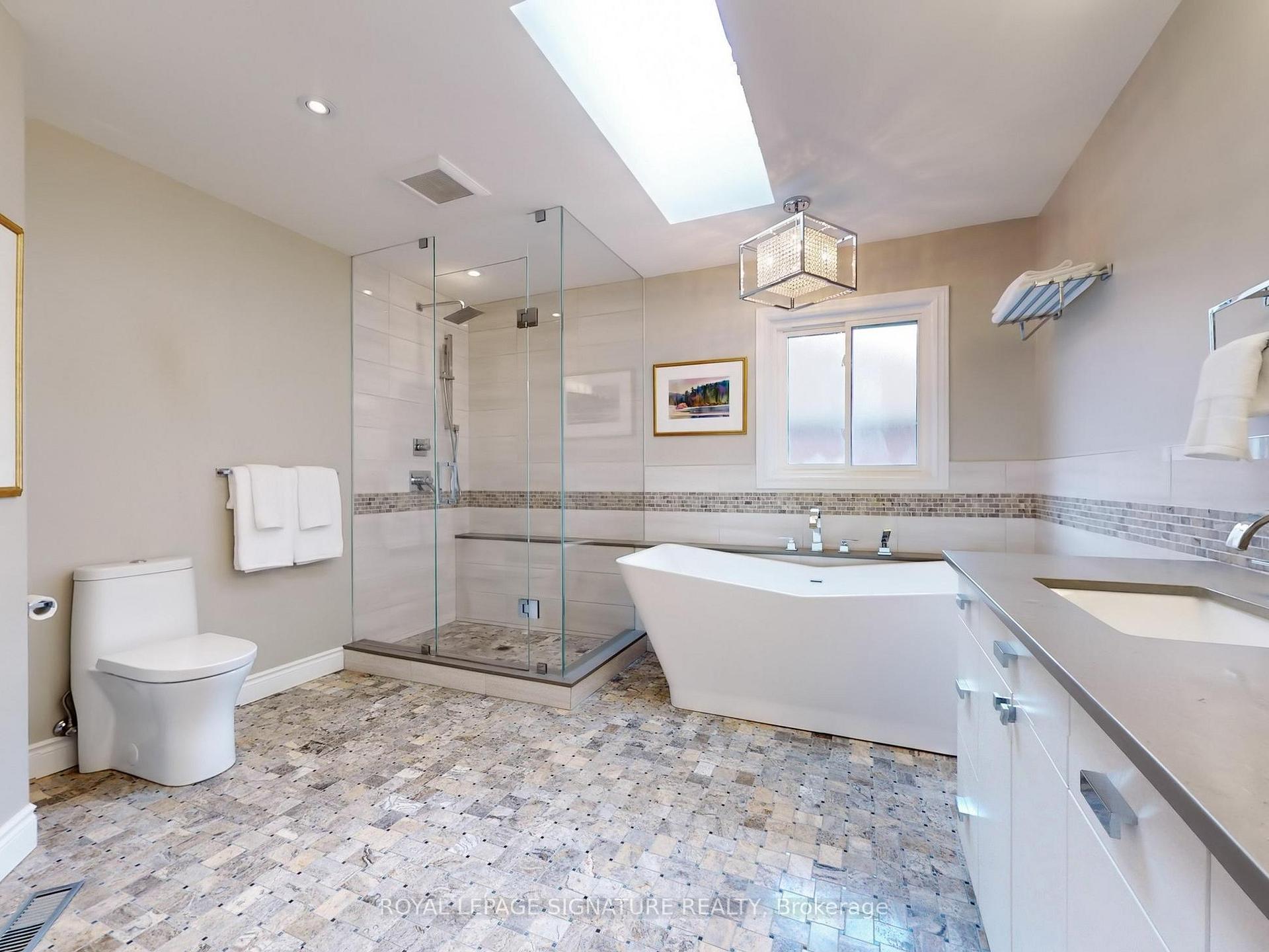 Photo 15 of 18 Prince Edward Boulevard, Markham, Thornlea — HOMEH