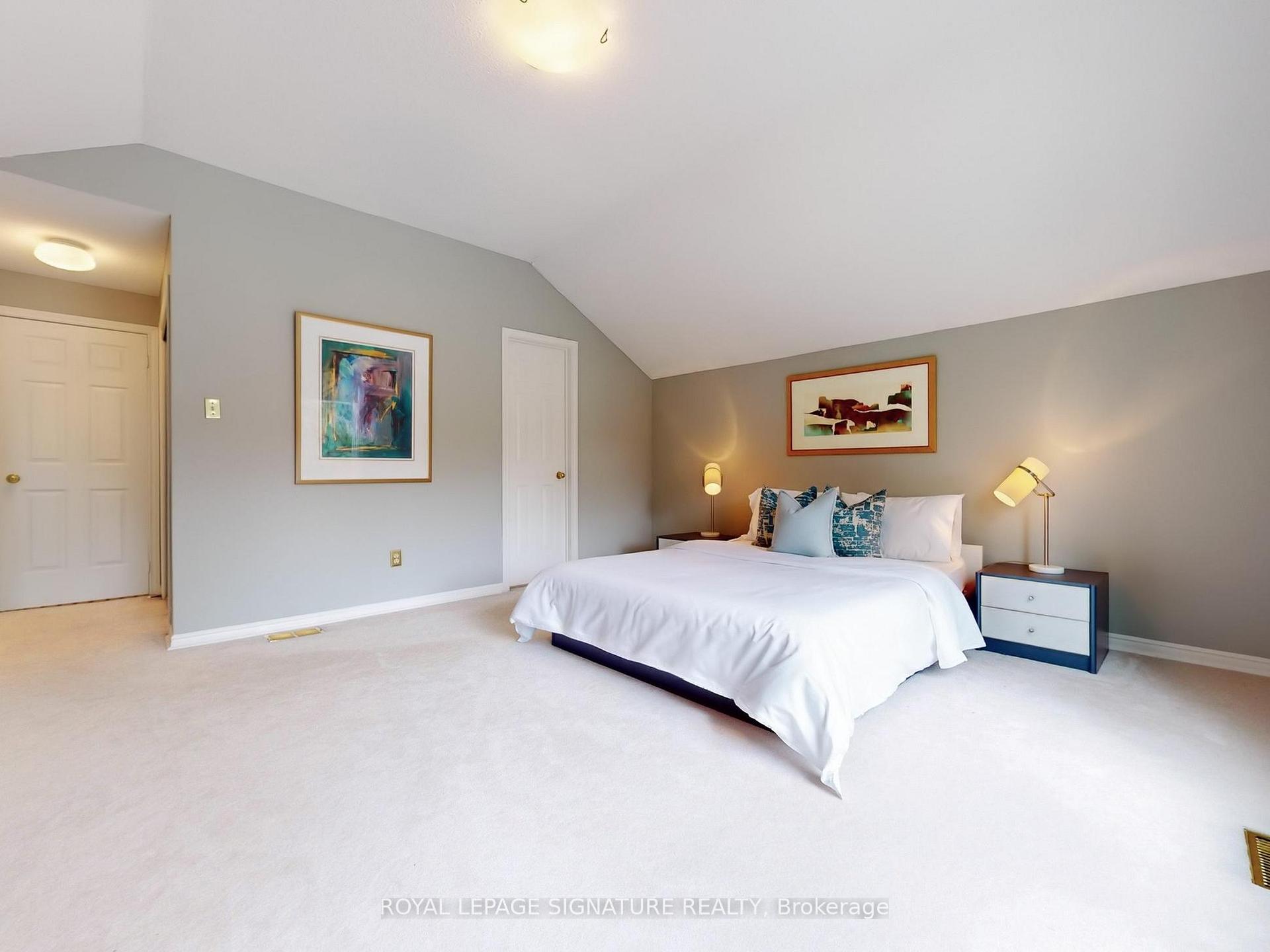 Photo 14 of 18 Prince Edward Boulevard, Markham, Thornlea — HOMEH