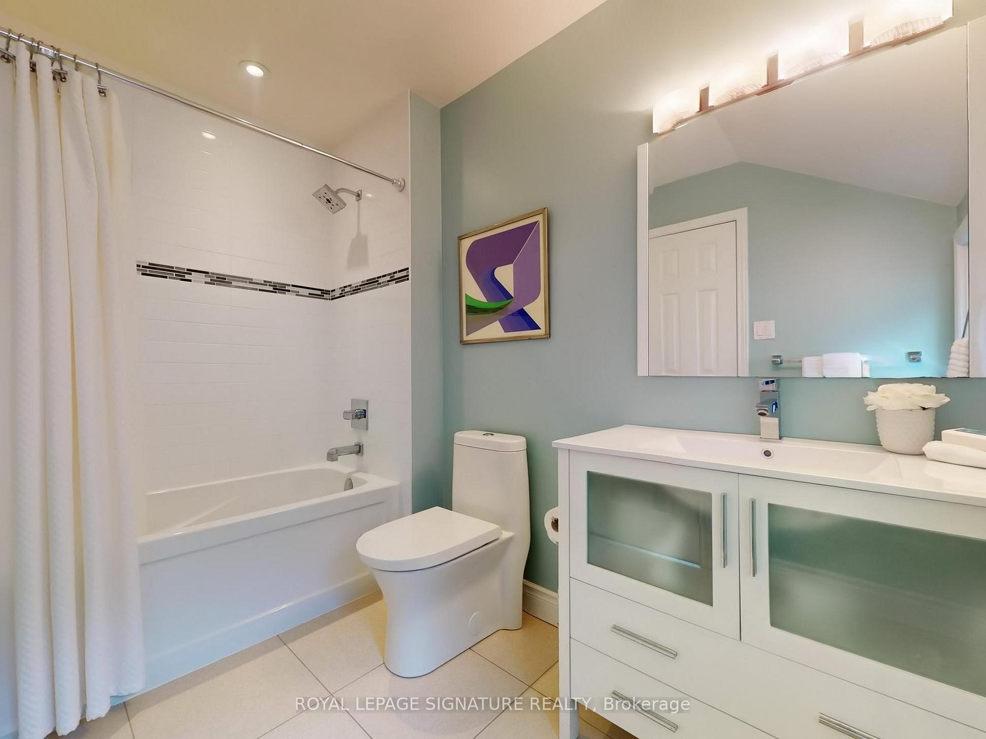 Photo 8 of 18 Prince Edward Boulevard, Markham, Thornlea — HOMEH