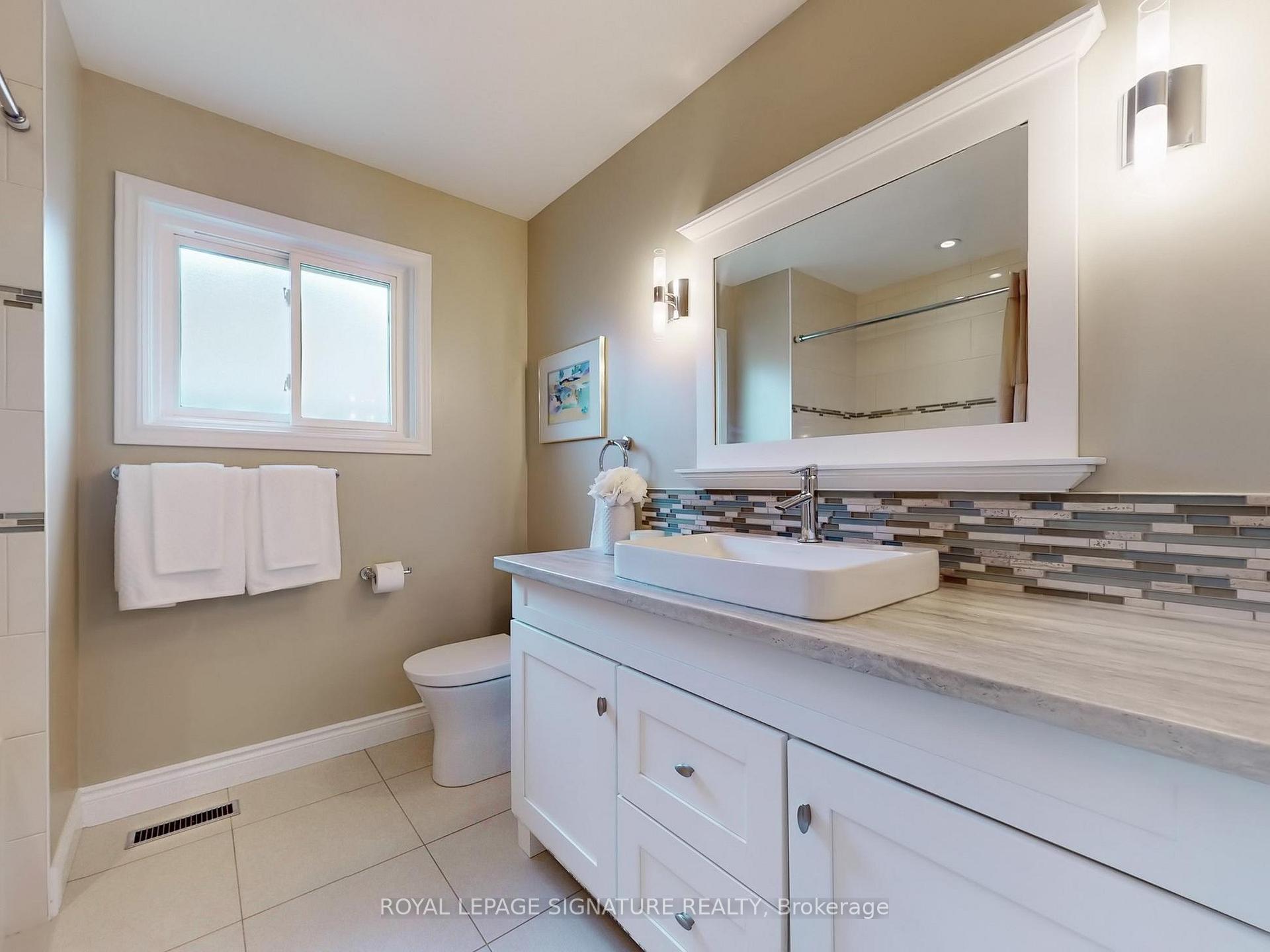 Photo 28 of 18 Prince Edward Boulevard, Markham, Thornlea — HOMEH