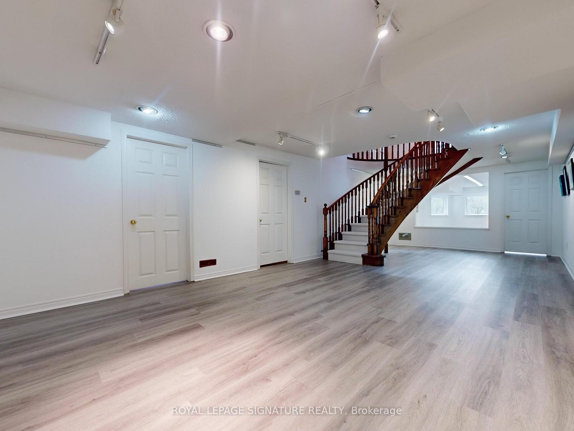 Photo 35 of 18 Prince Edward Boulevard, Markham, Thornlea — HOMEH
