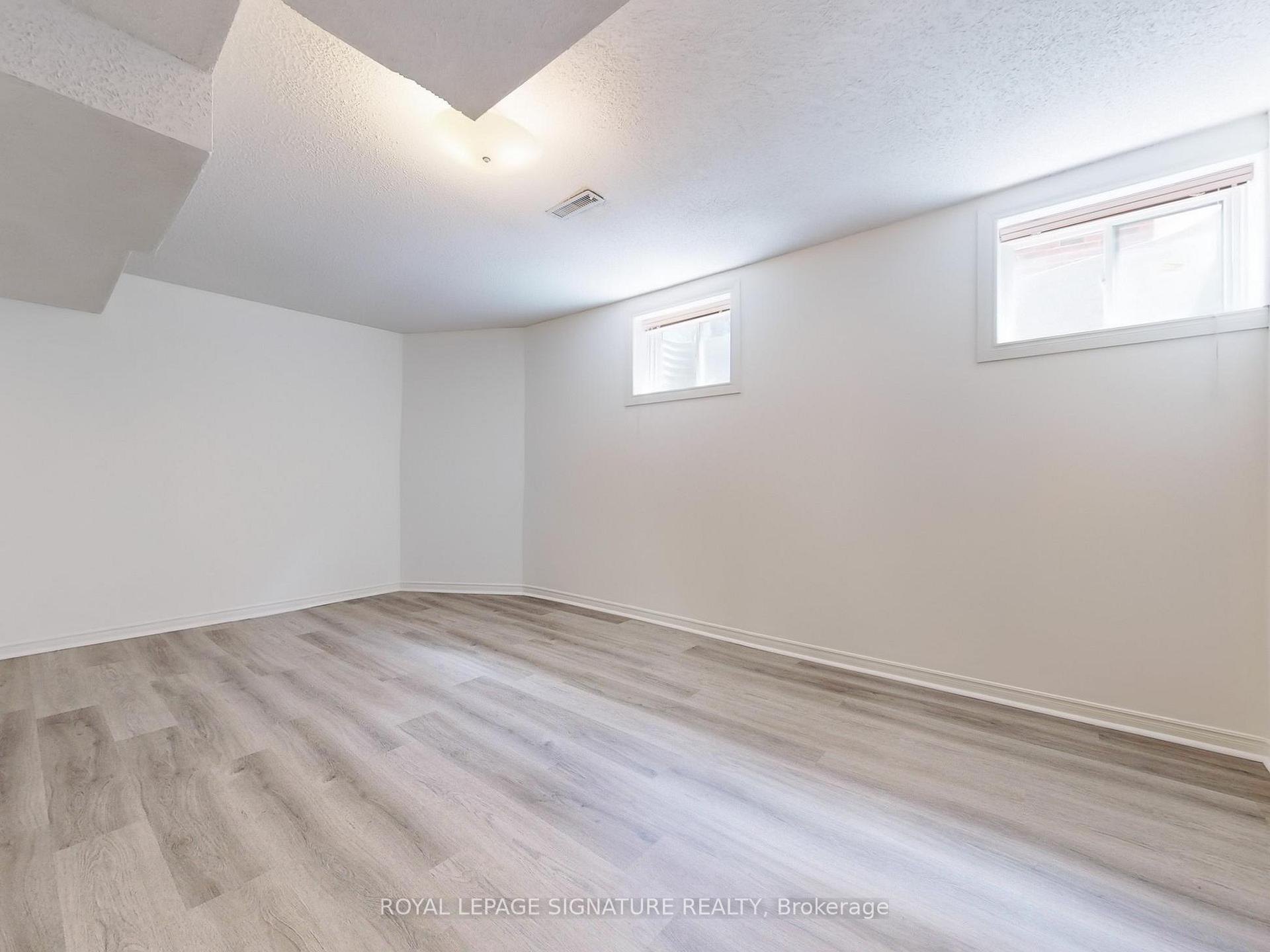 Photo 29 of 18 Prince Edward Boulevard, Markham, Thornlea — HOMEH