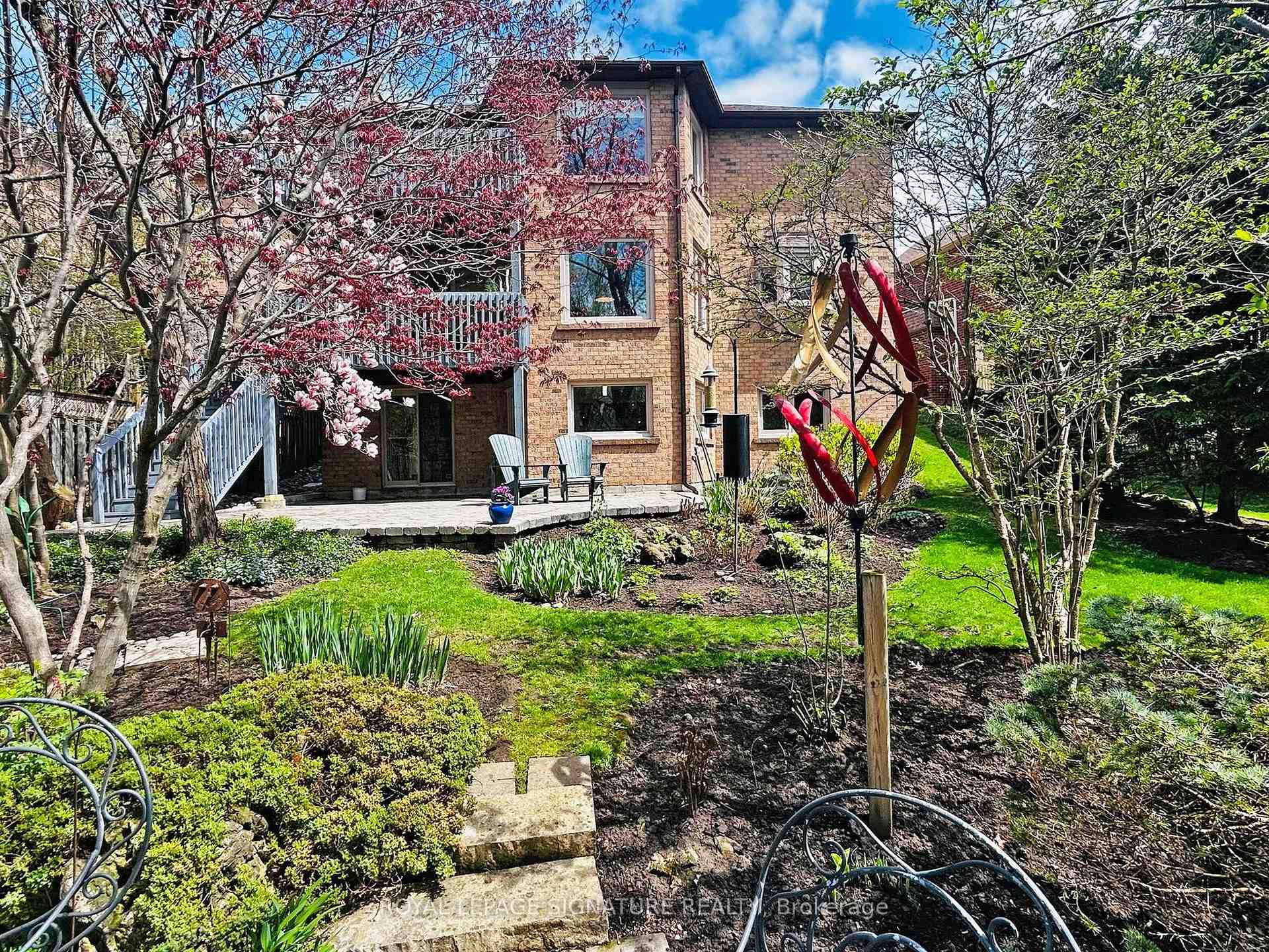 Photo 38 of 18 Prince Edward Boulevard, Markham, Thornlea — HOMEH
